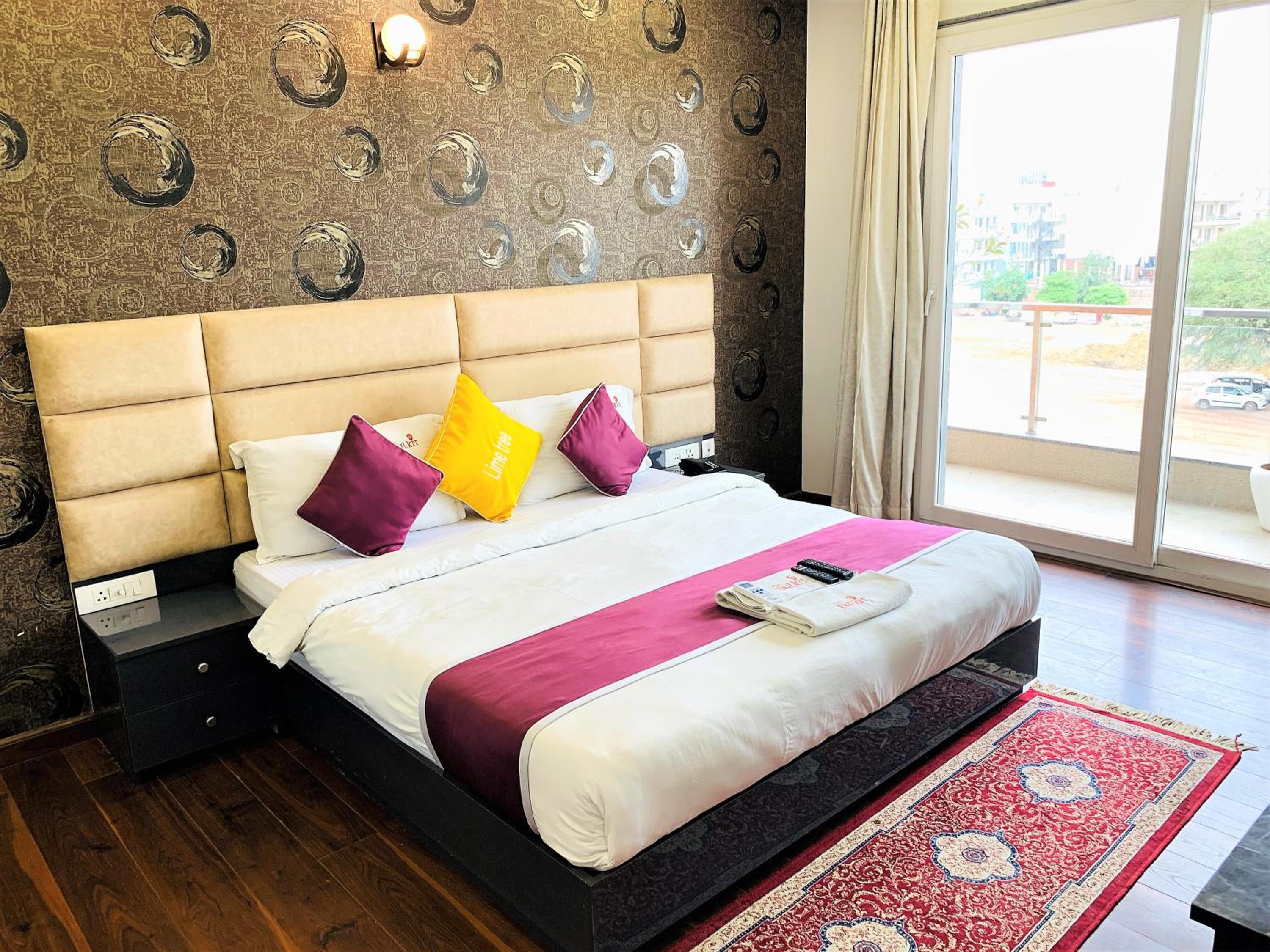 Deluxe Double Room with Balcony