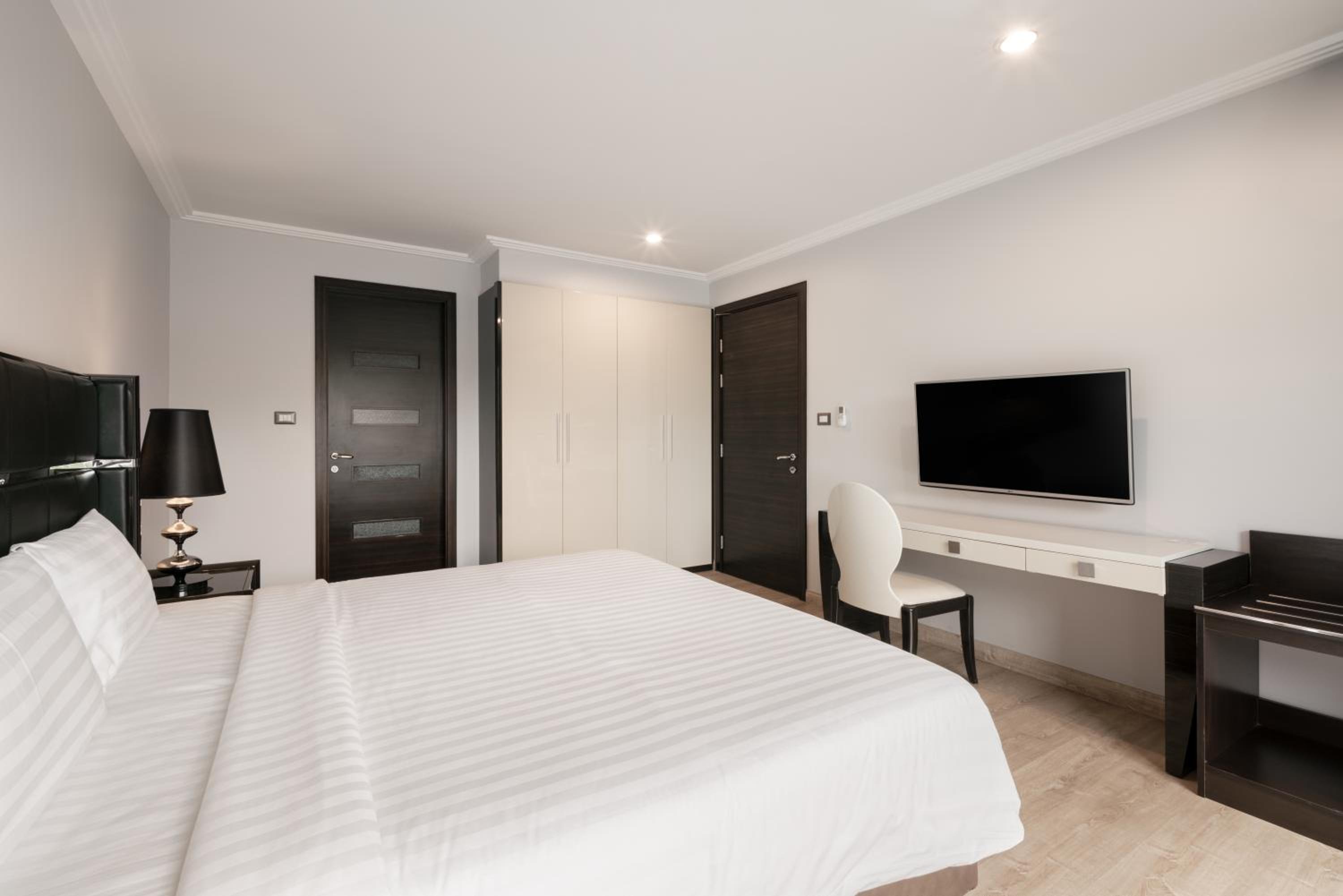 Two-Bedroom Suite - Photo 10