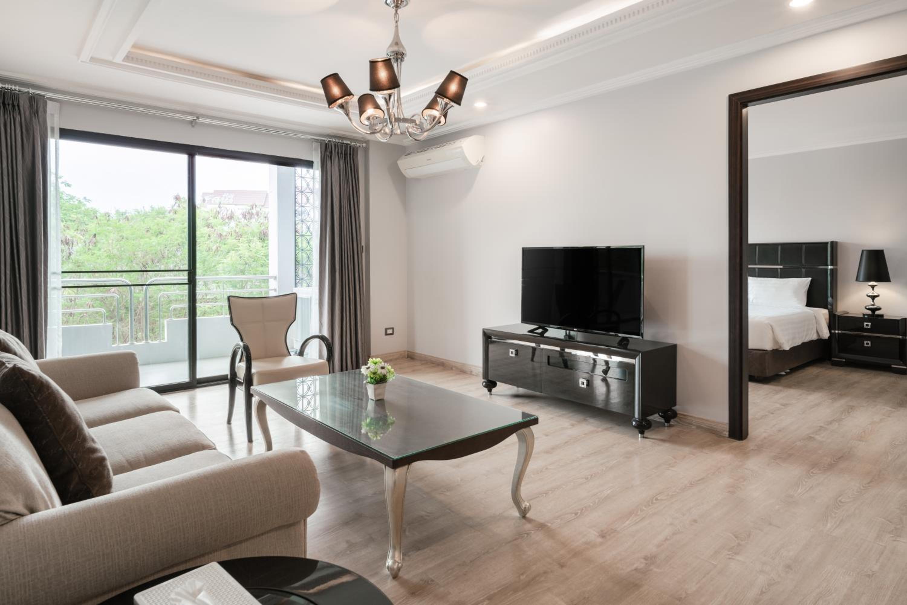 Two-Bedroom Suite - Photo 8
