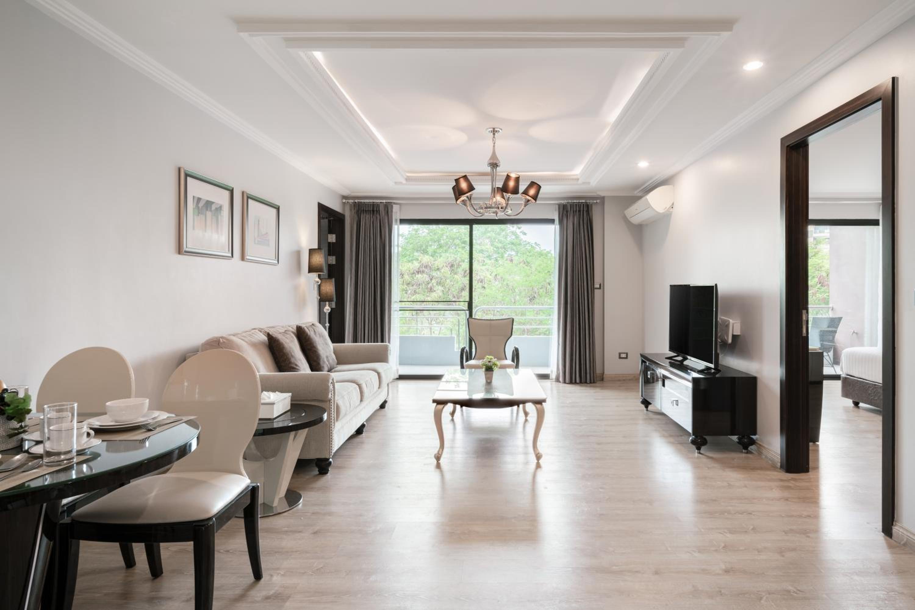 Two-Bedroom Suite - Photo 7