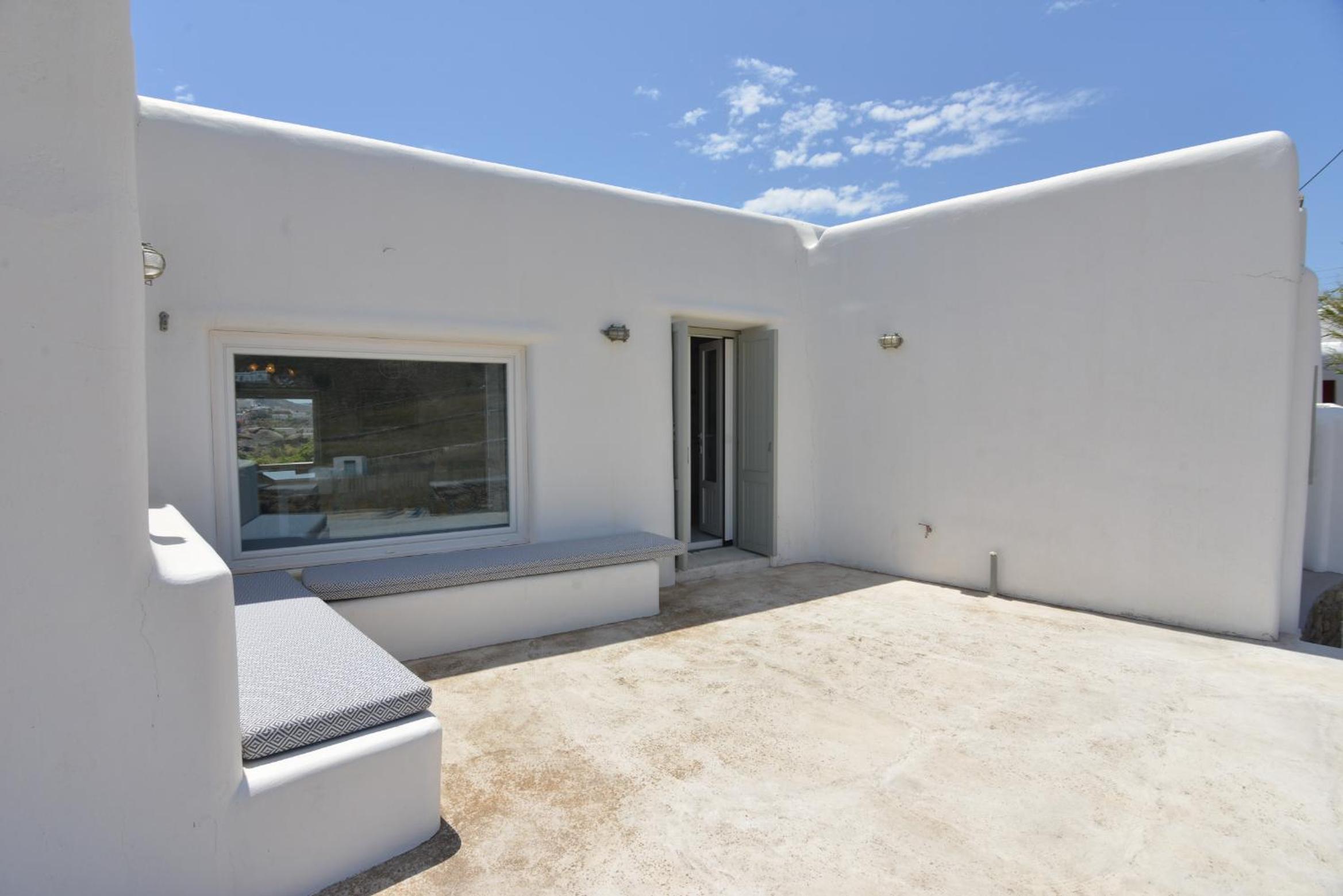 Villa photo 3
