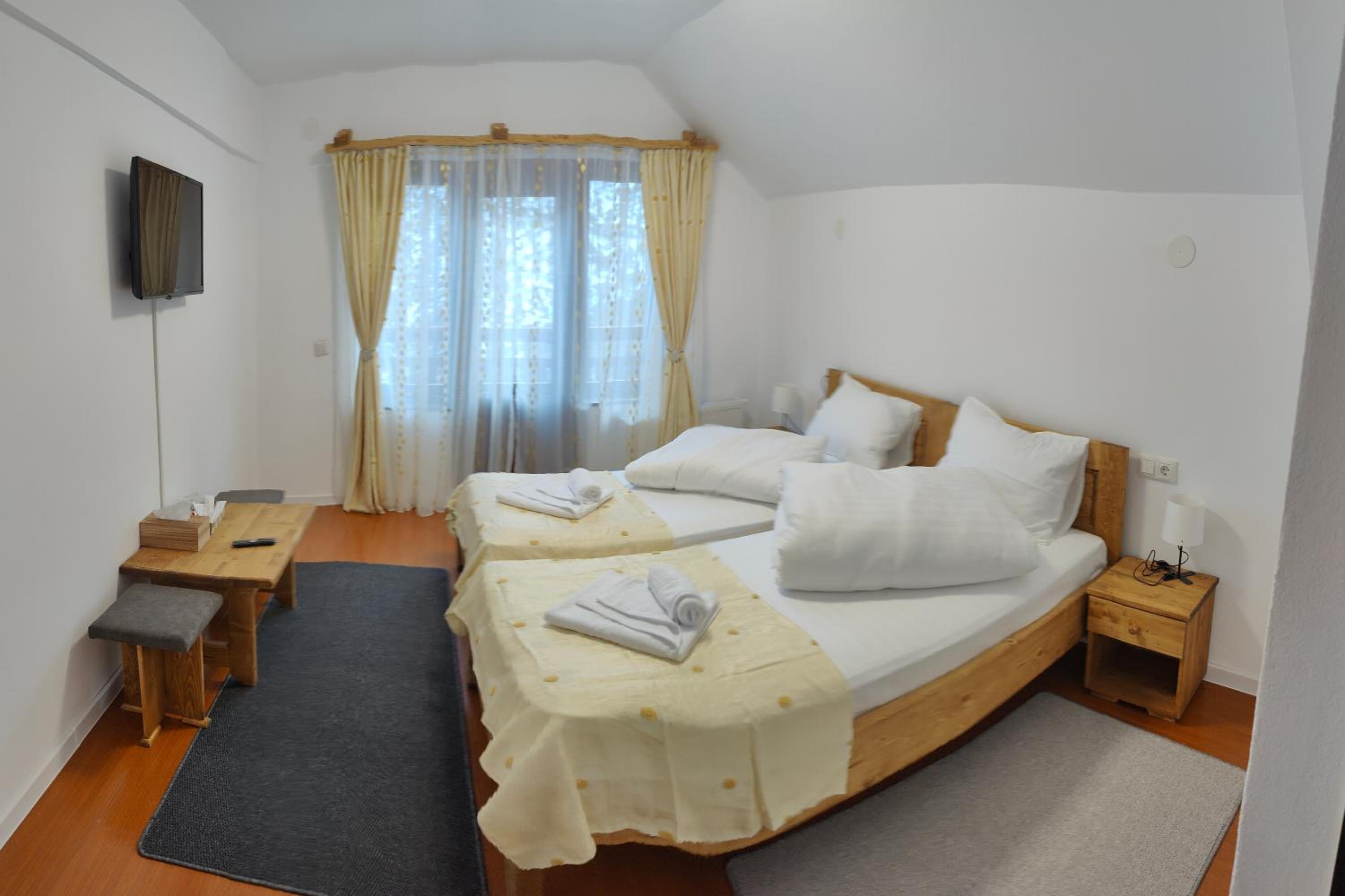 Twin Room with Balcony photo 2