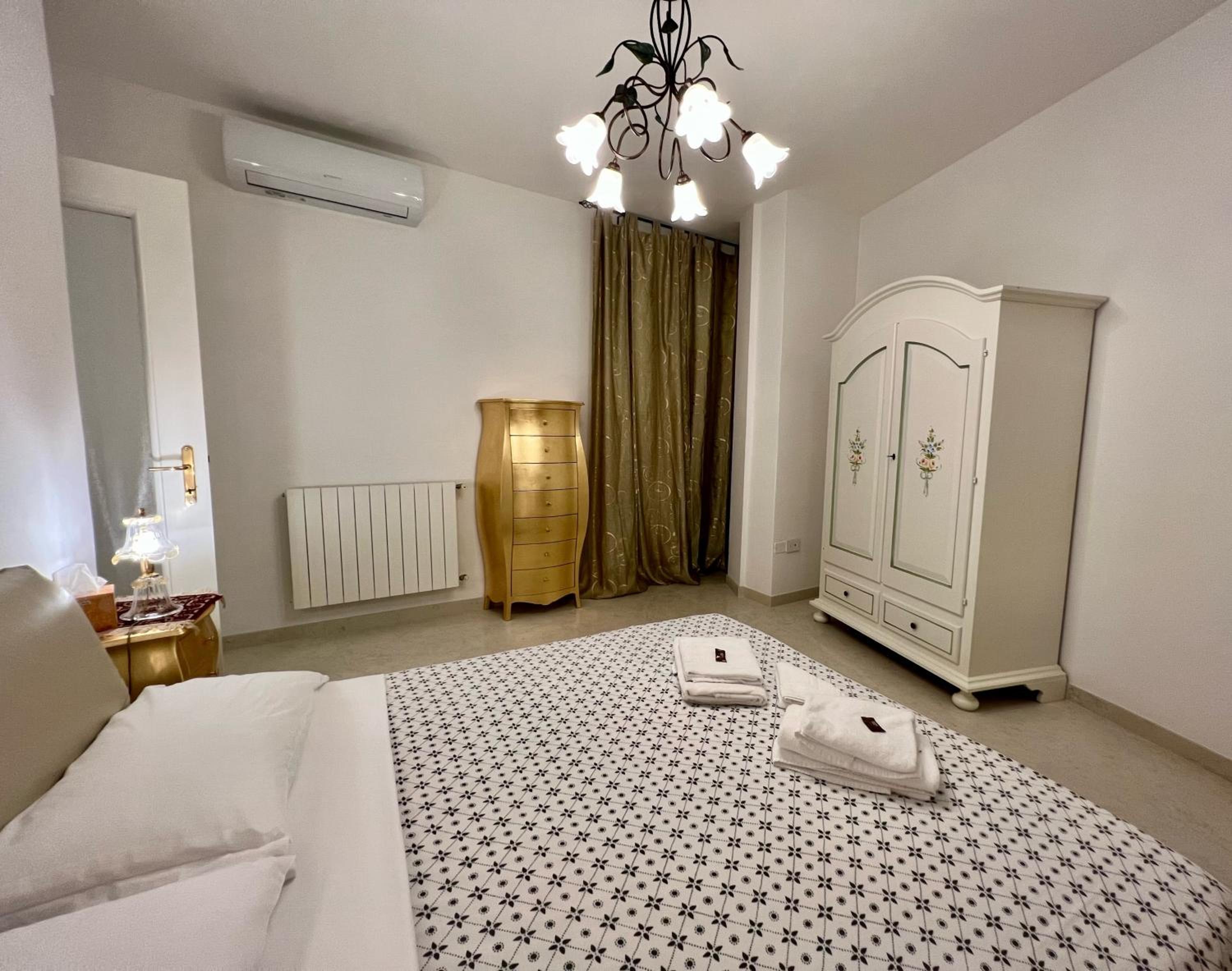 Apartment - Split Level