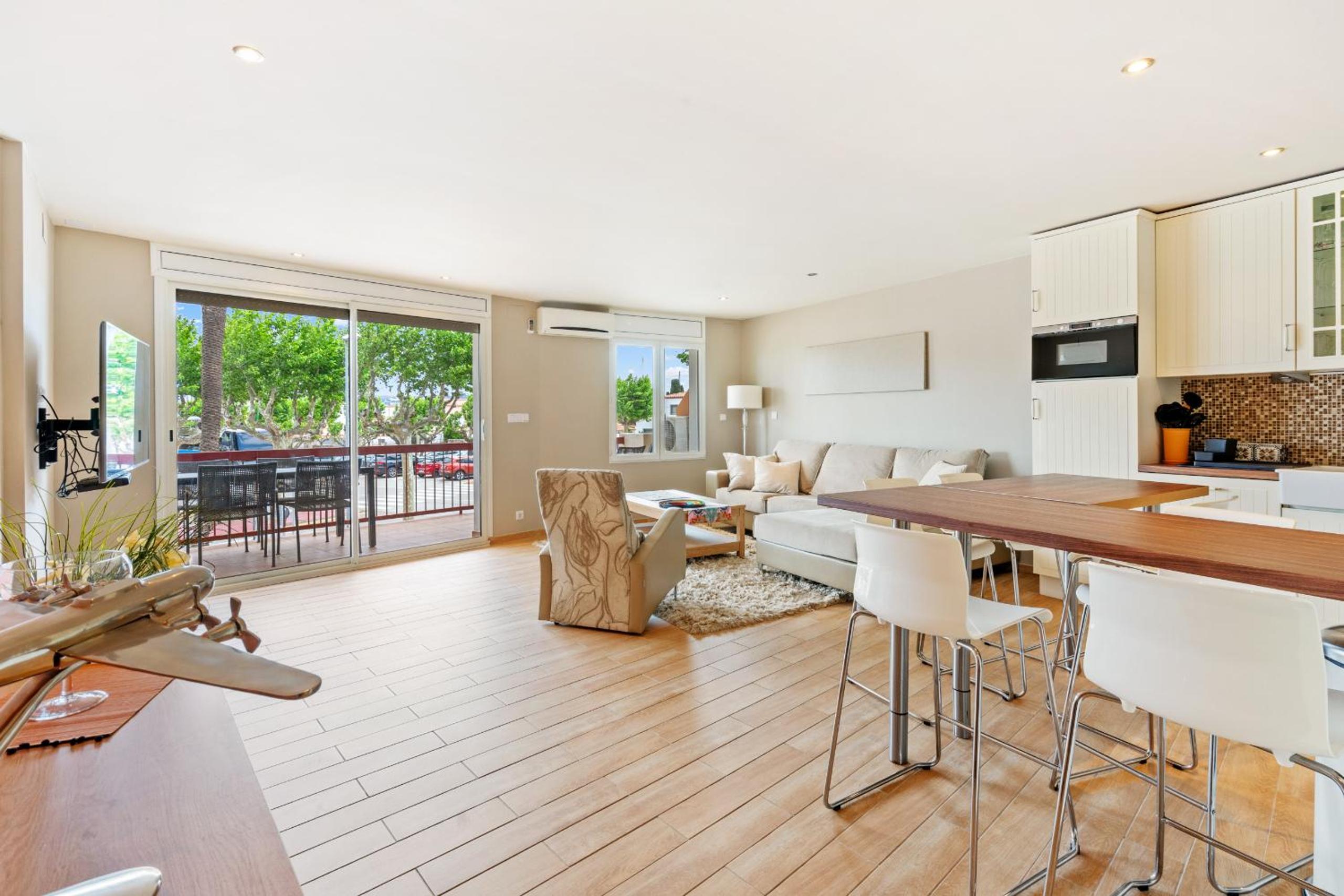 Apartamento con Balcón