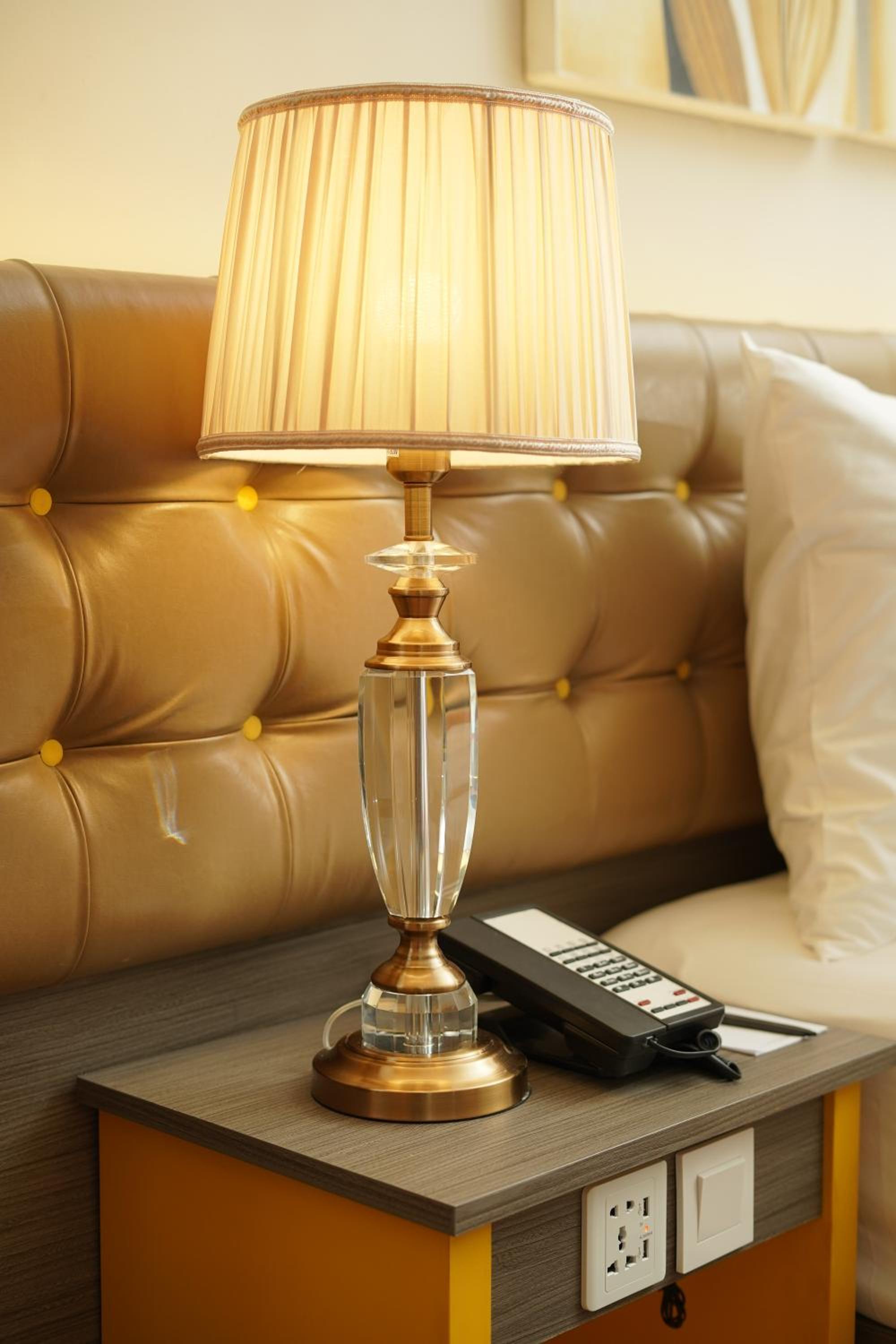 King Suite - Non-Smoking - Photo 6