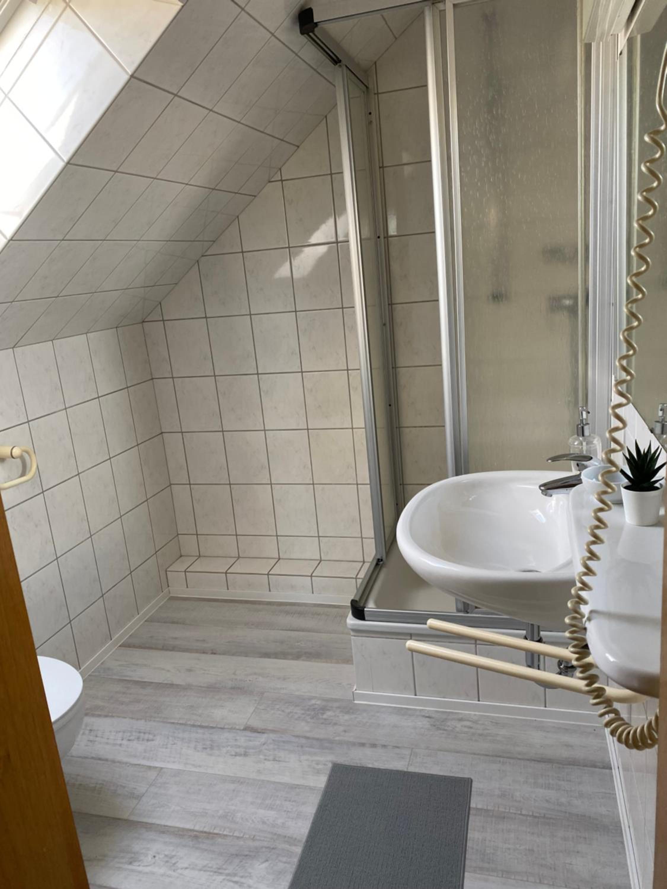 Single Room with Private External Bathroom photo 2