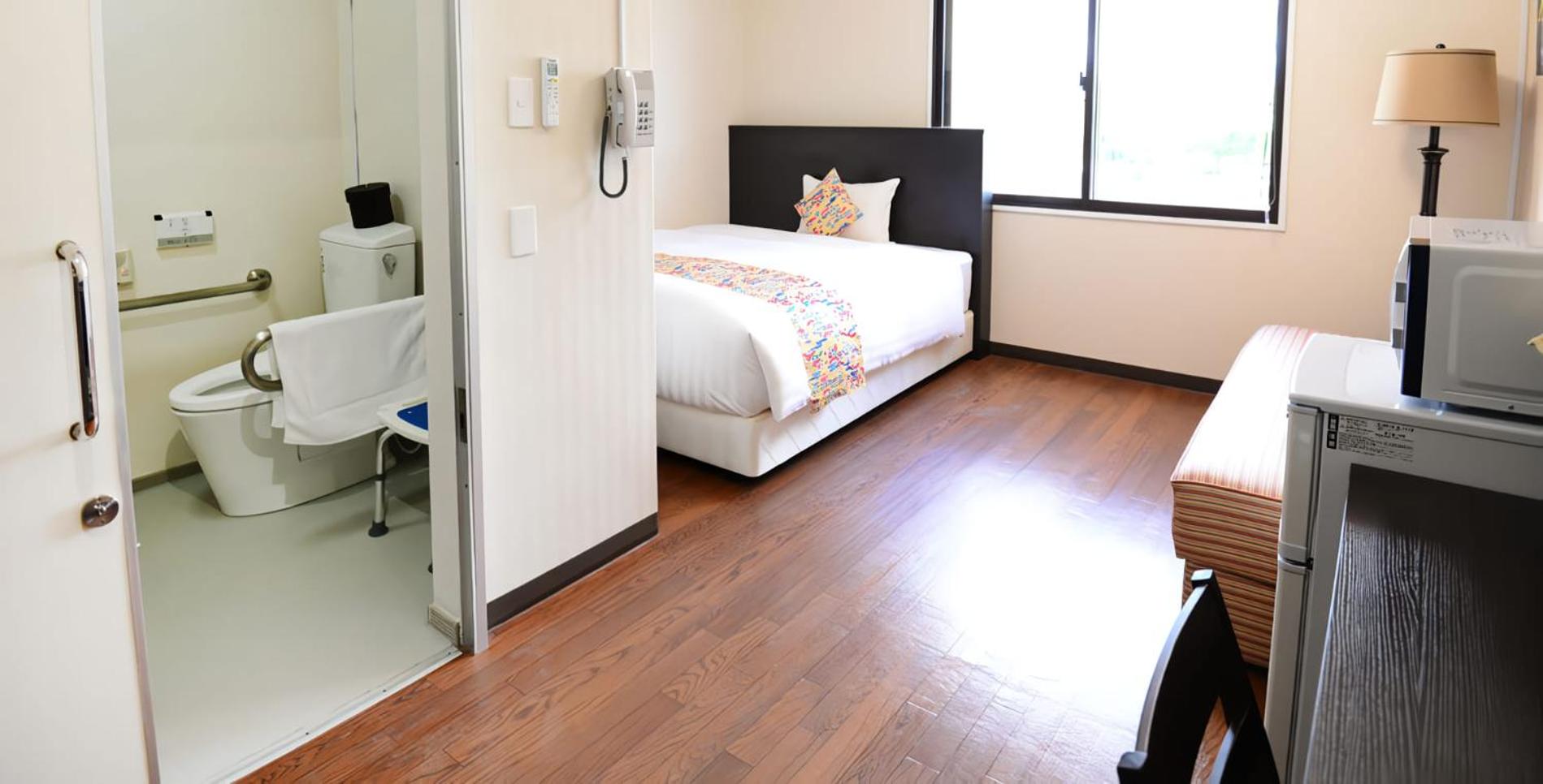 Accessible Room, Non-Smoking, No Bathtub