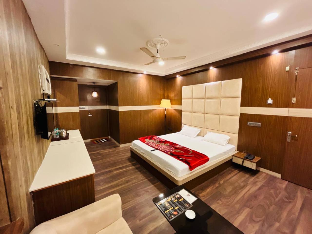 Deluxe Double or Twin Room - Photo 3