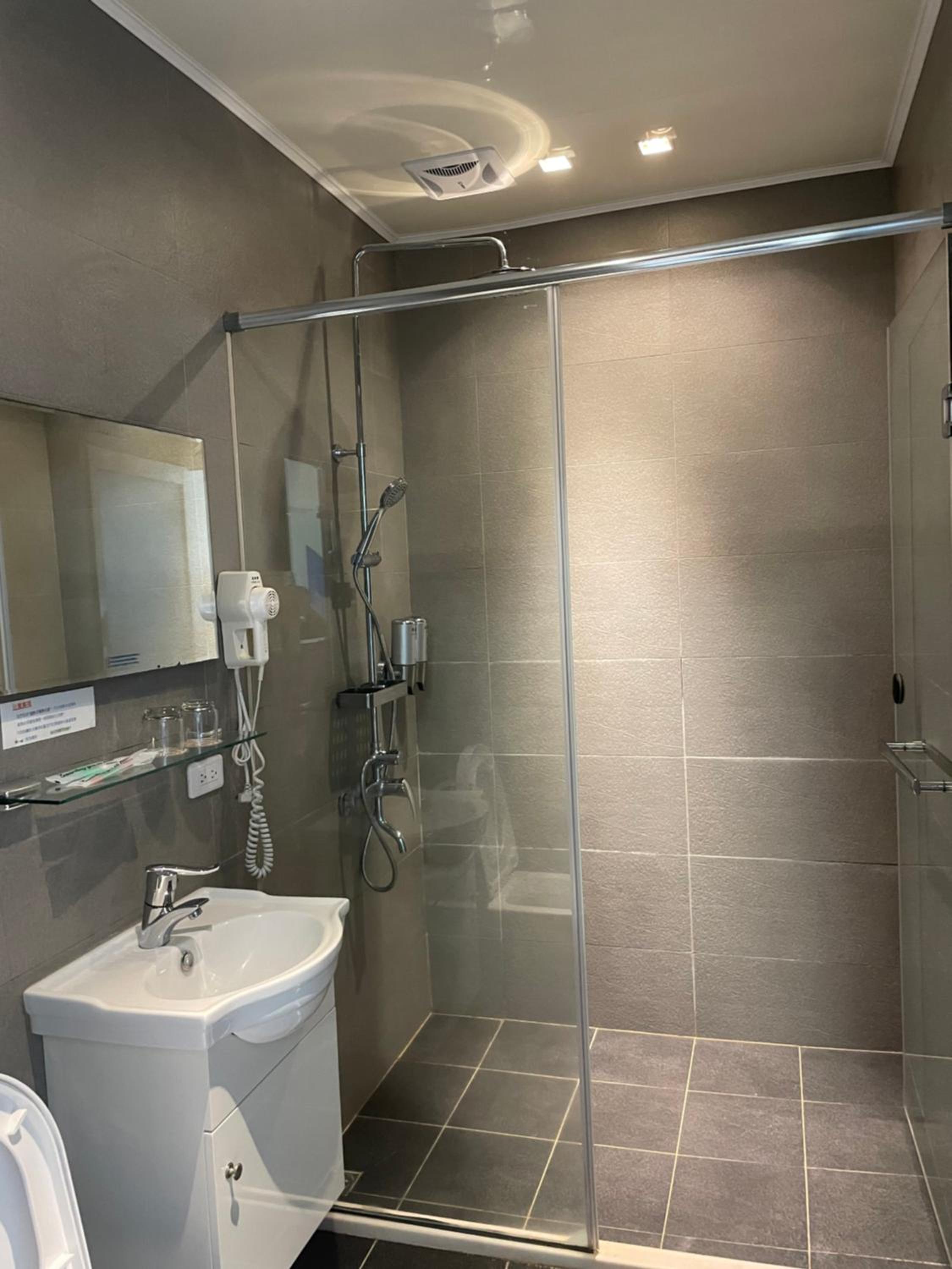 Double Room with Private Bathroom photo 2