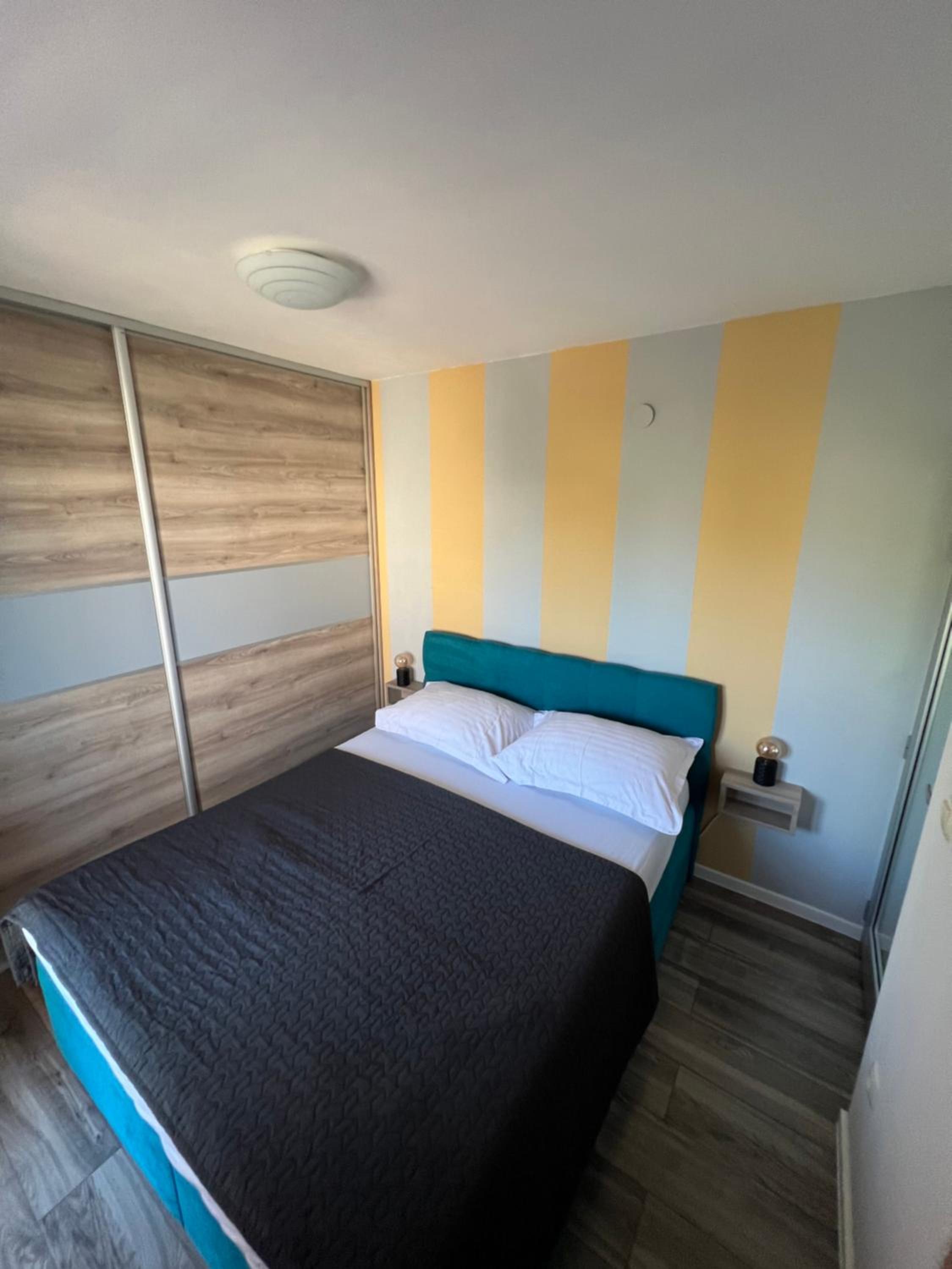 Three-Bedroom Apartment with Balcony and Sea View photo 1