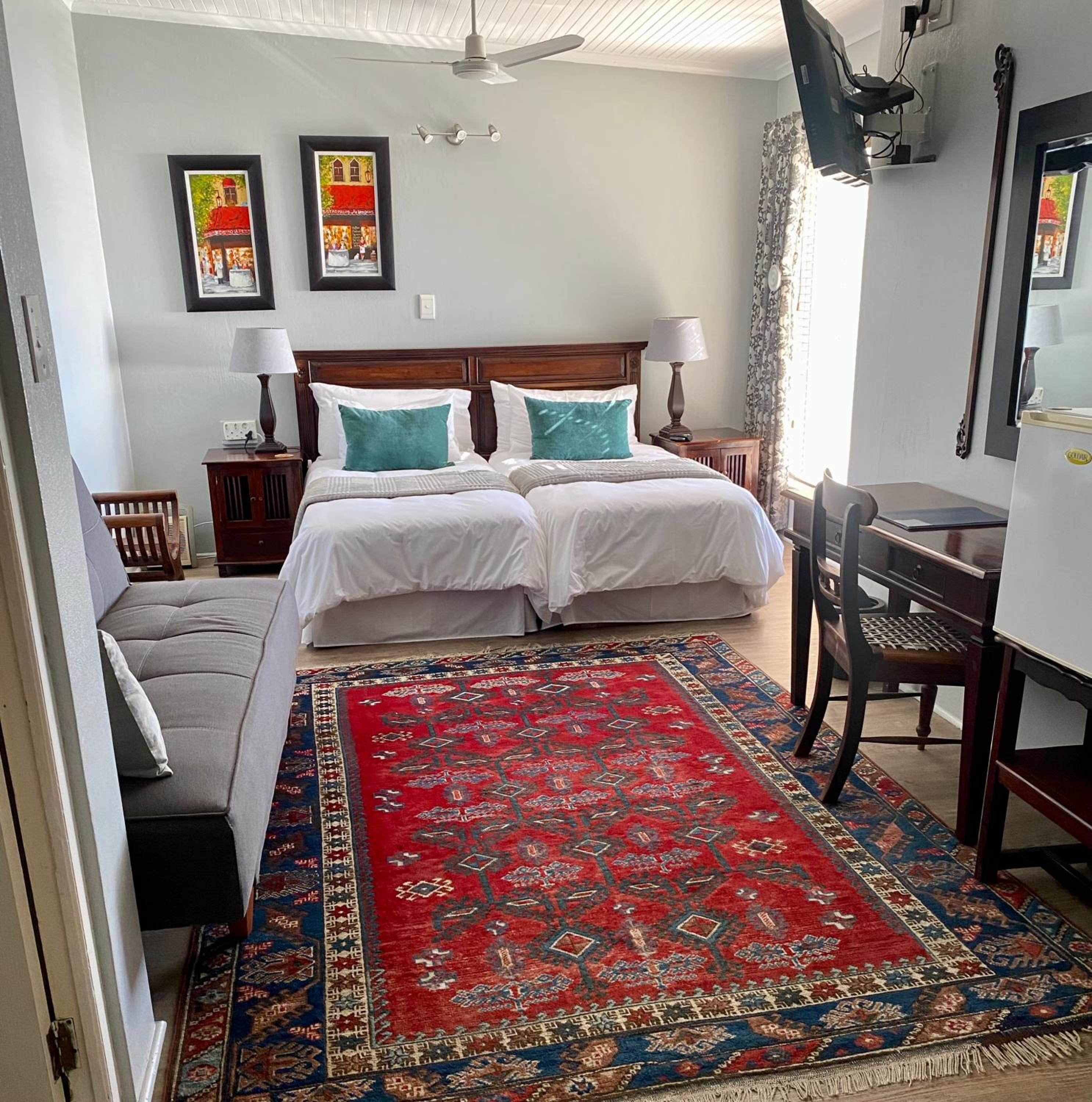 Family Room - Photo 4