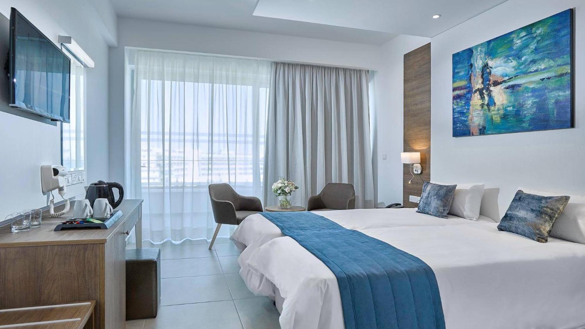 Economy Twin Room photo 2