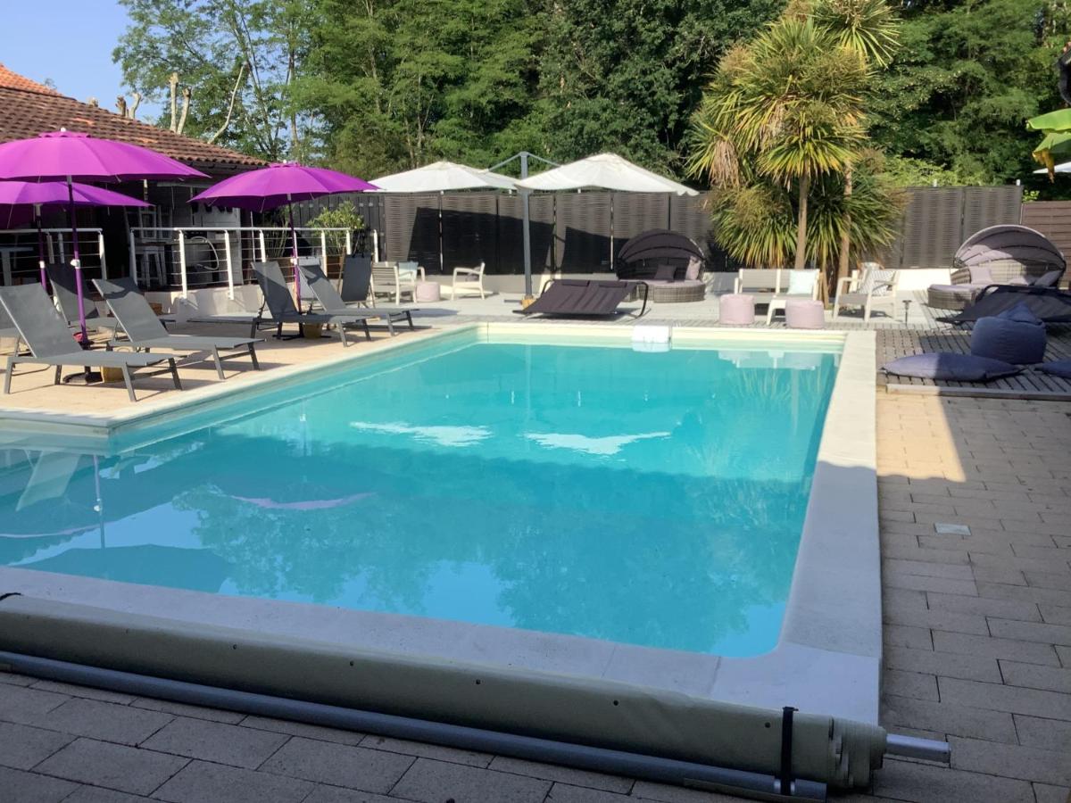 Double Room with Pool View photo 1