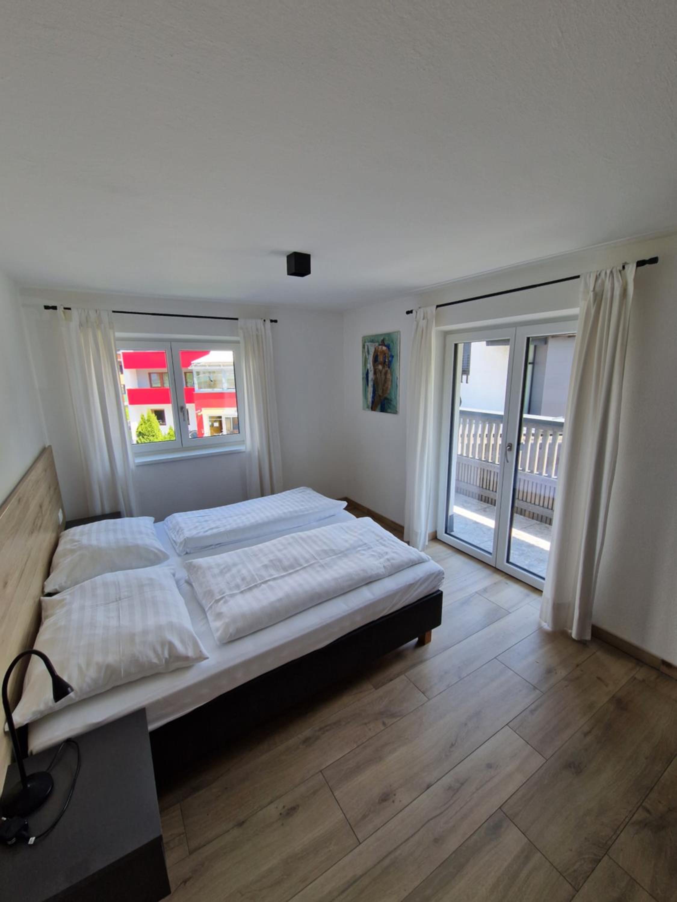 One-Bedroom Apartment photo 1