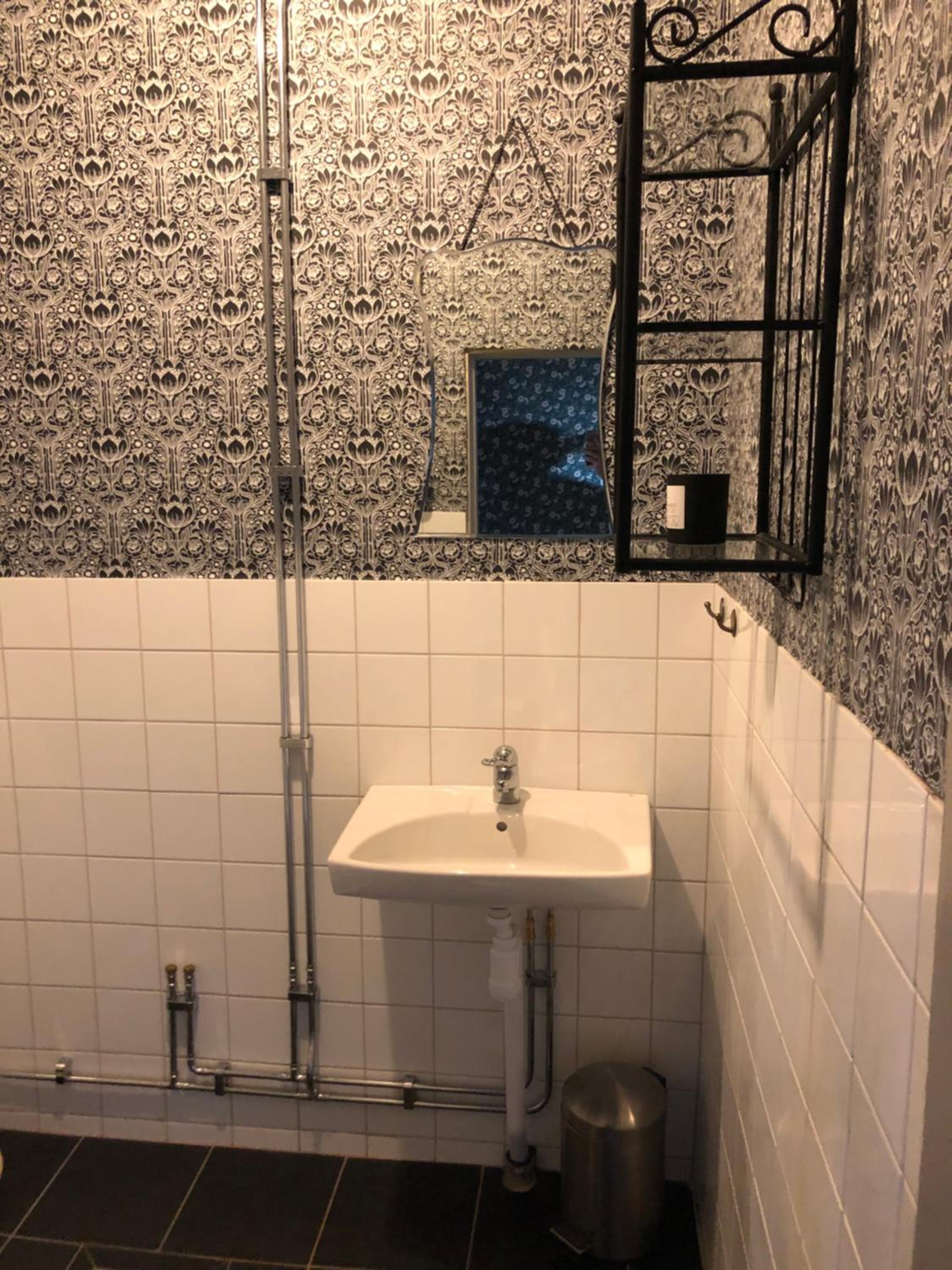 Double or Twin Room 2 (Floor 2) - Photo 17