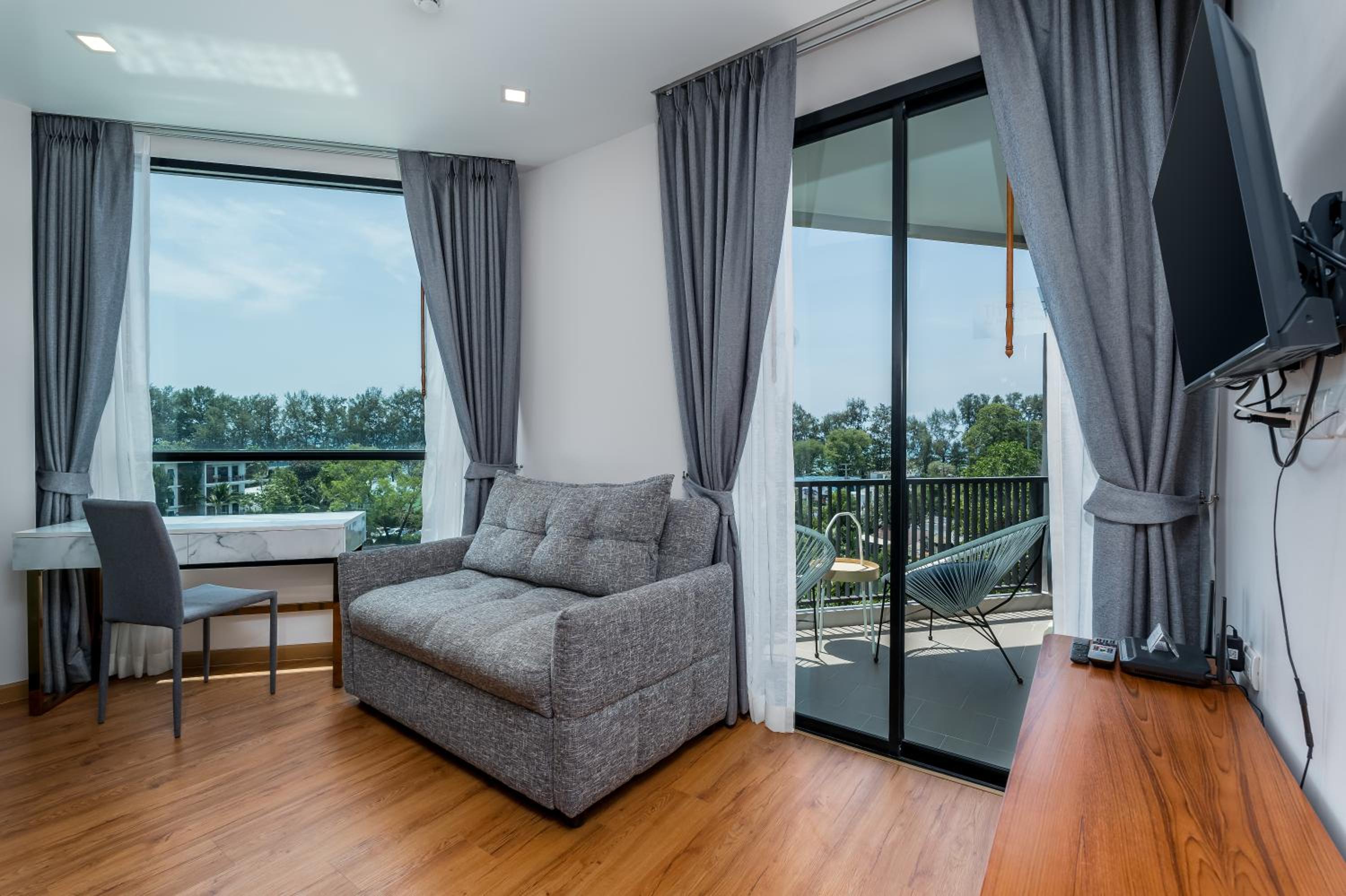 One-Bedroom Apartment