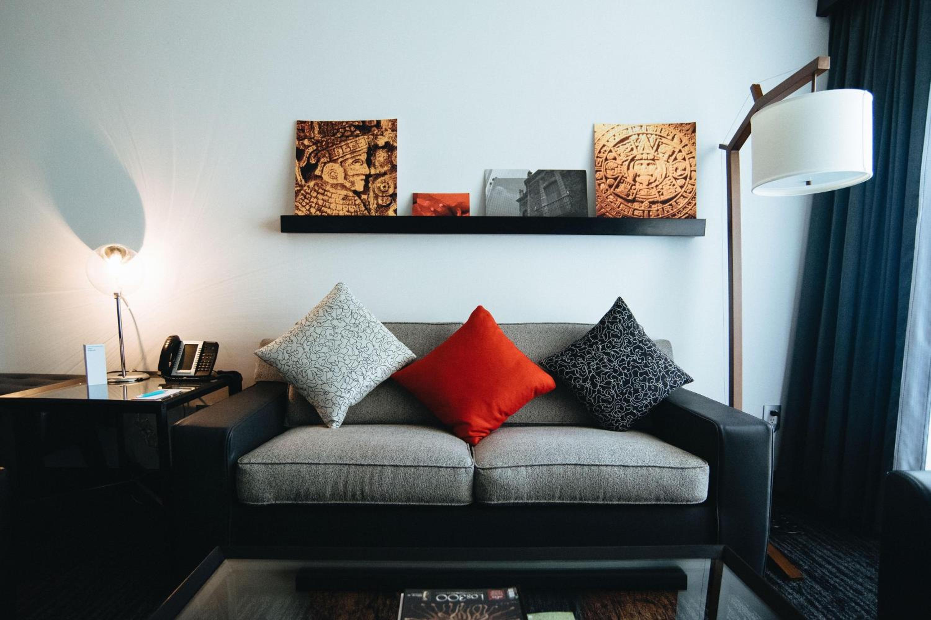 Superior Suite, 1 Bedroom Suite, 1 King, Sofa bed, City view photo 1