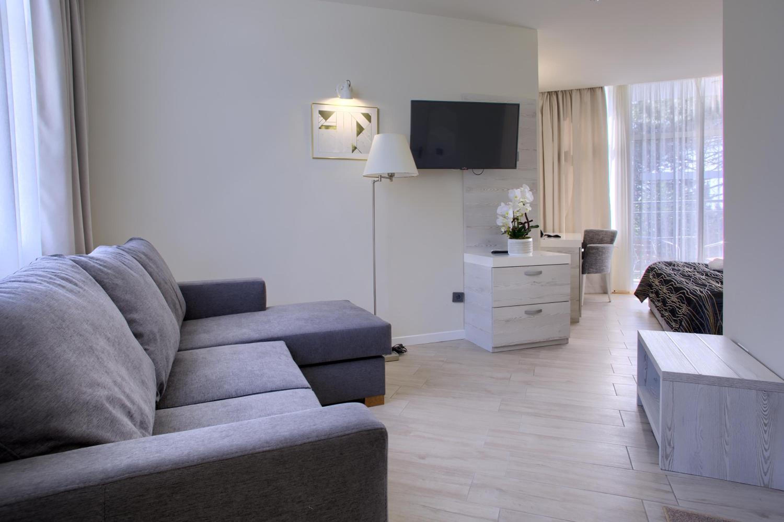 Family Room with Garden View photo 2