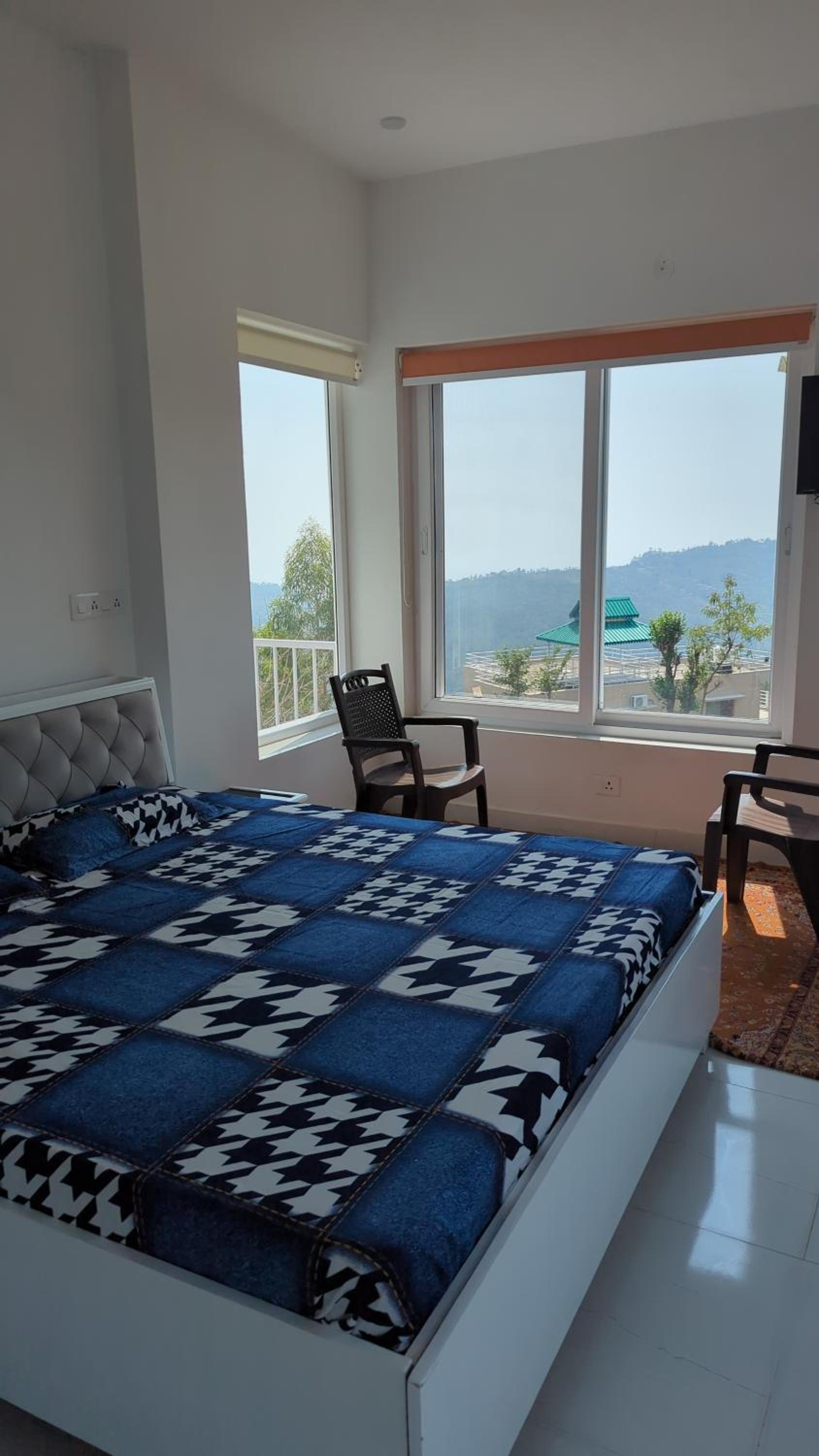 King Room with Mountain View photo 3