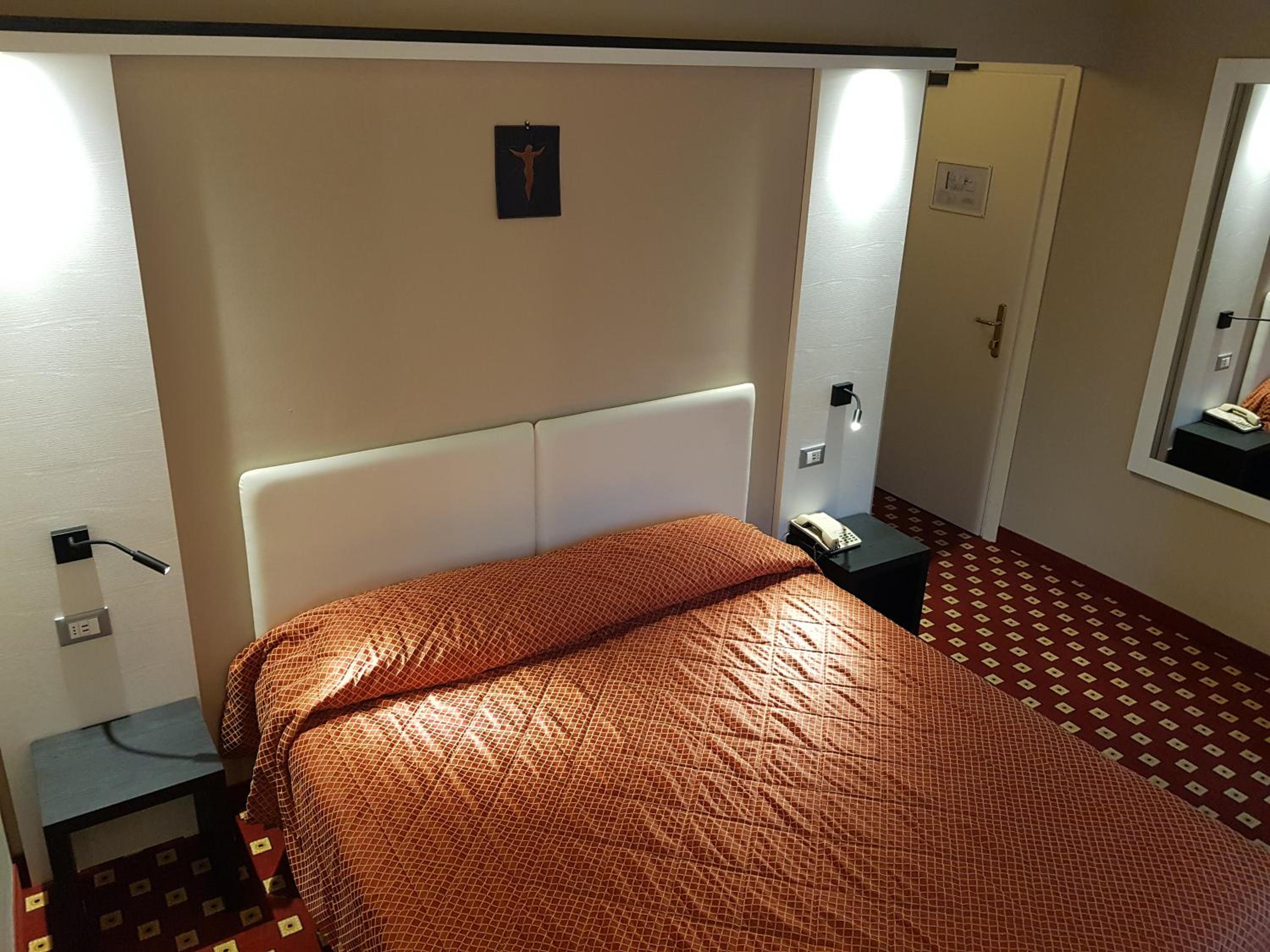 Double or Twin Room photo 1