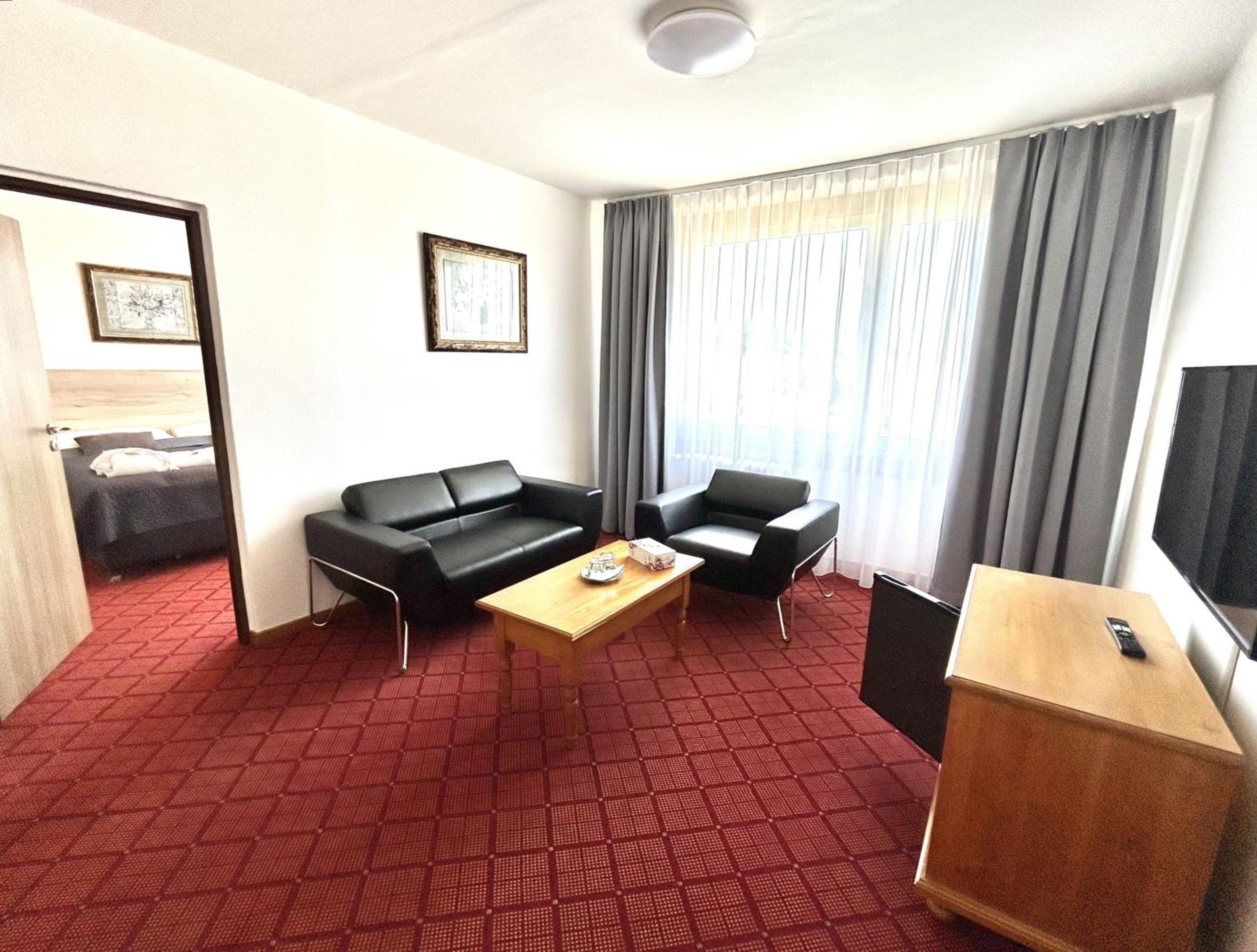 Deluxe Apartment - Photo 2