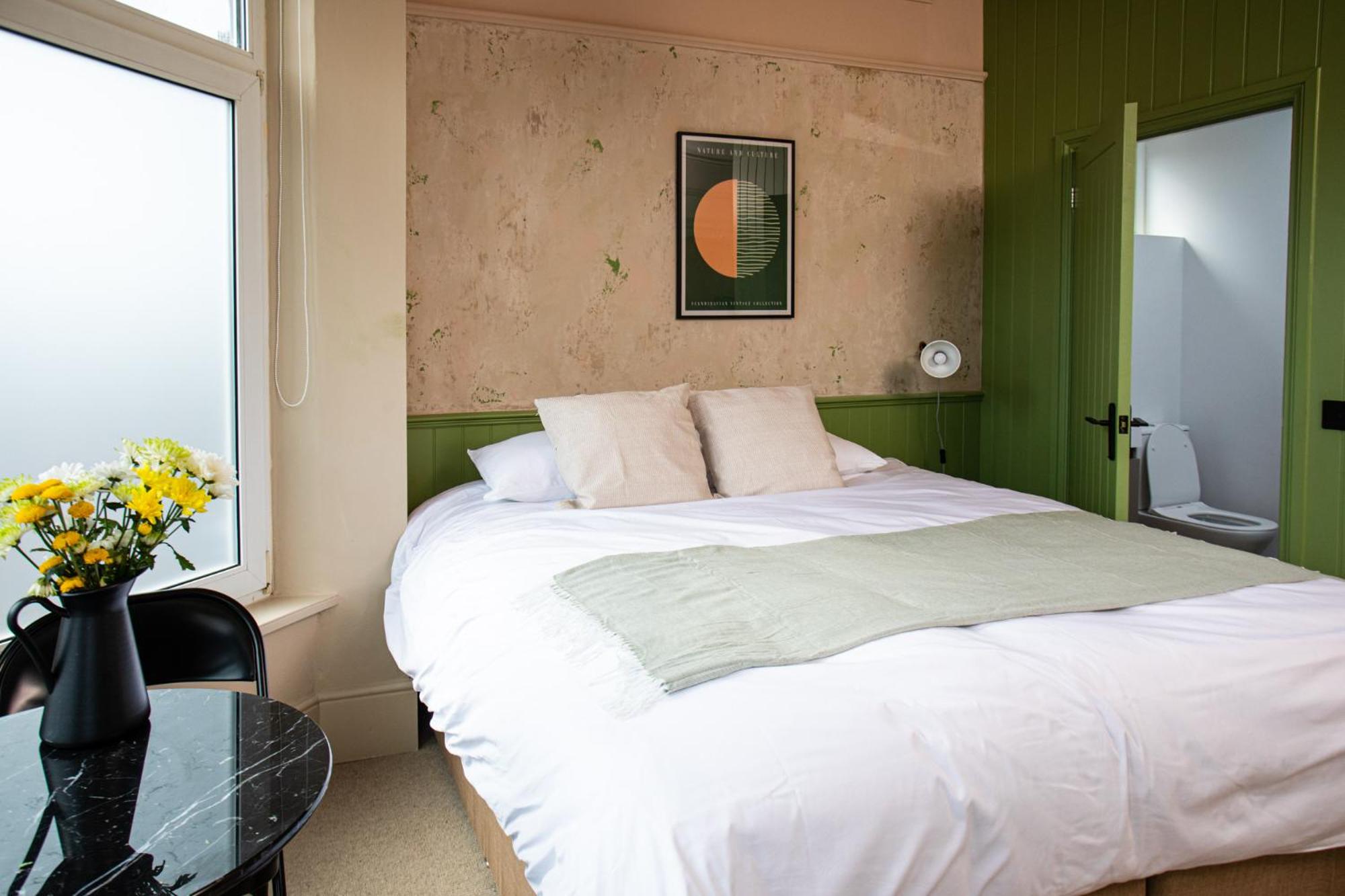 Deluxe King Room photo 1