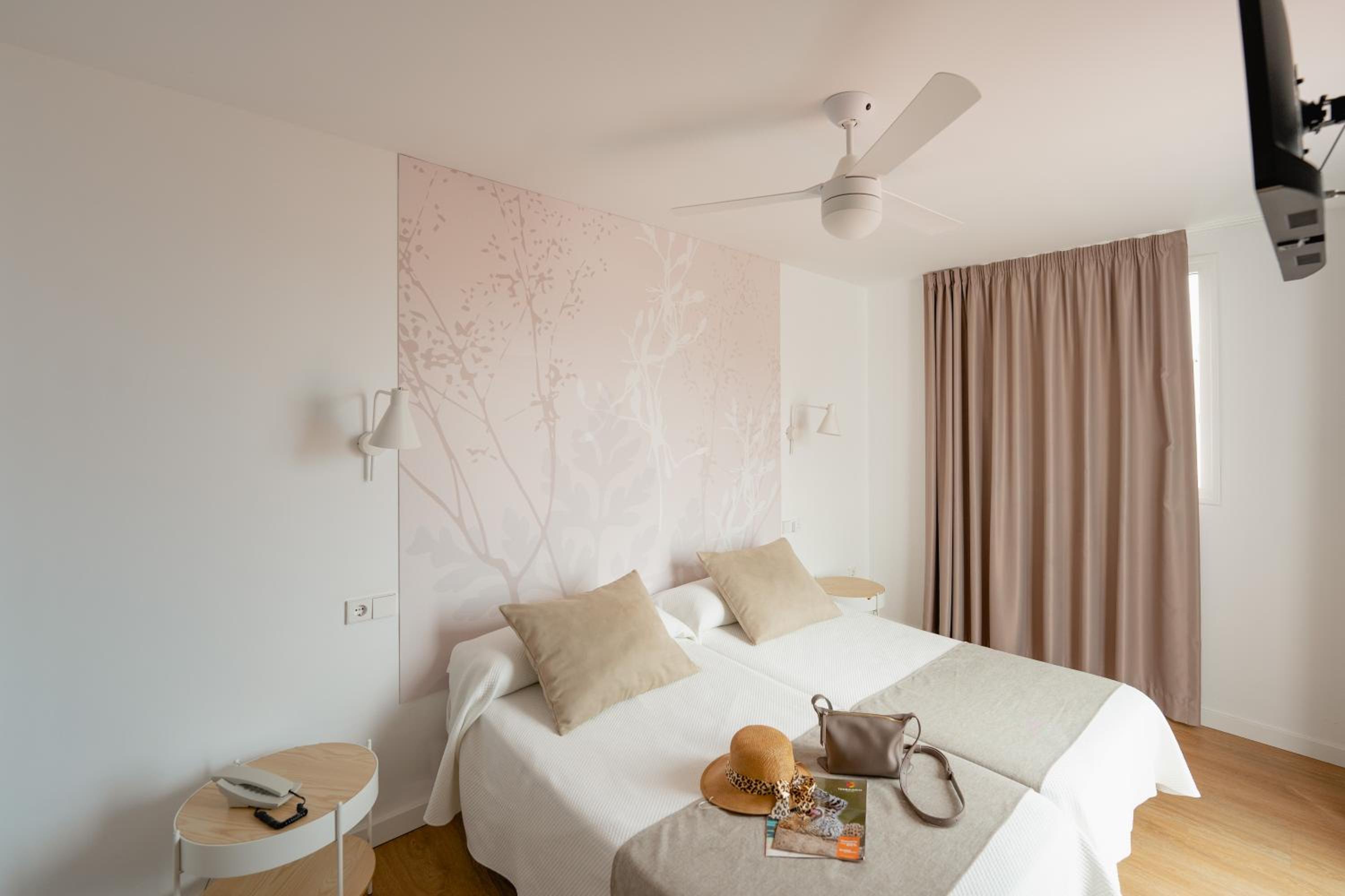 Superior Double or Twin Room with Terrace - Photo 1