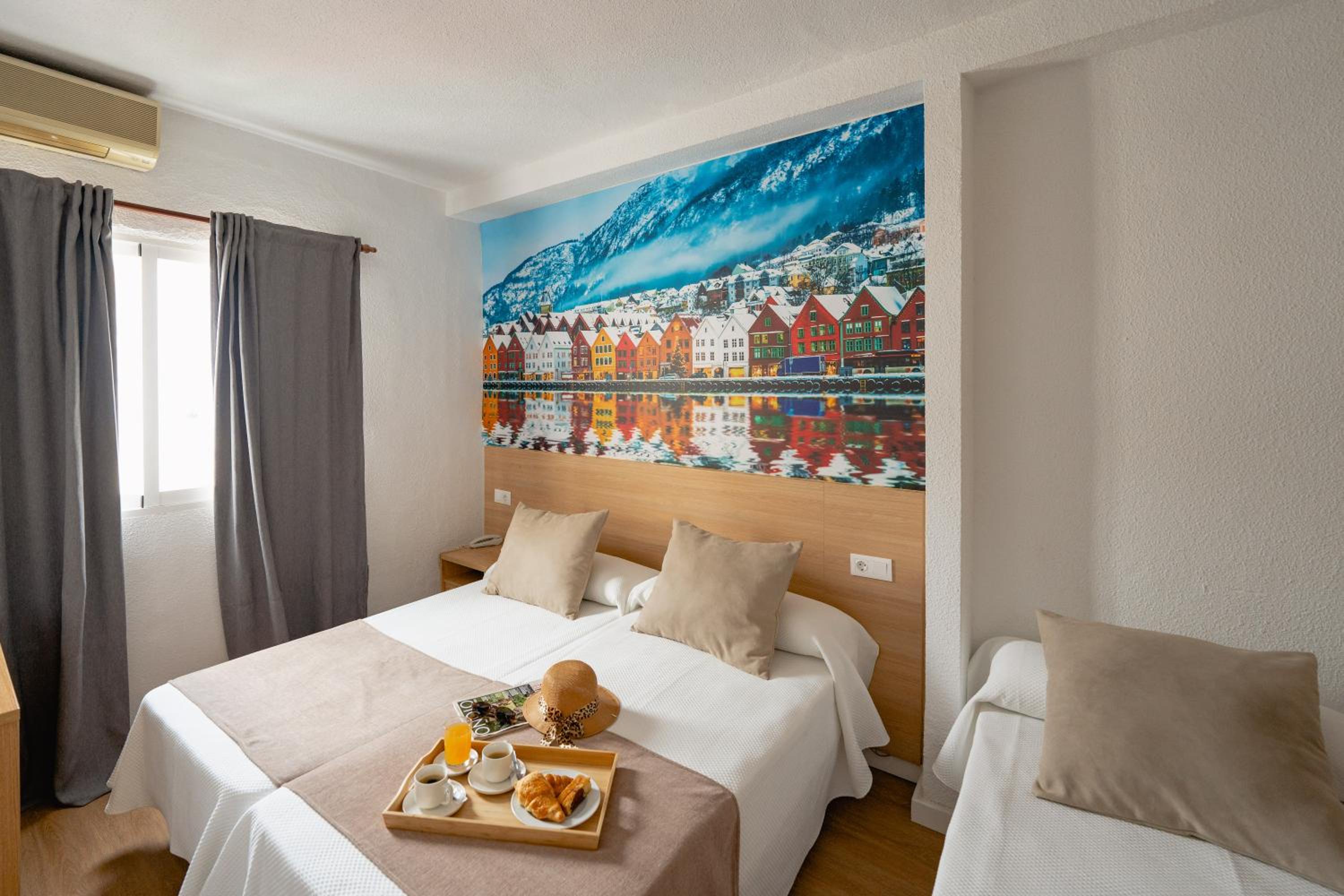 Double or Twin Room - Photo 1