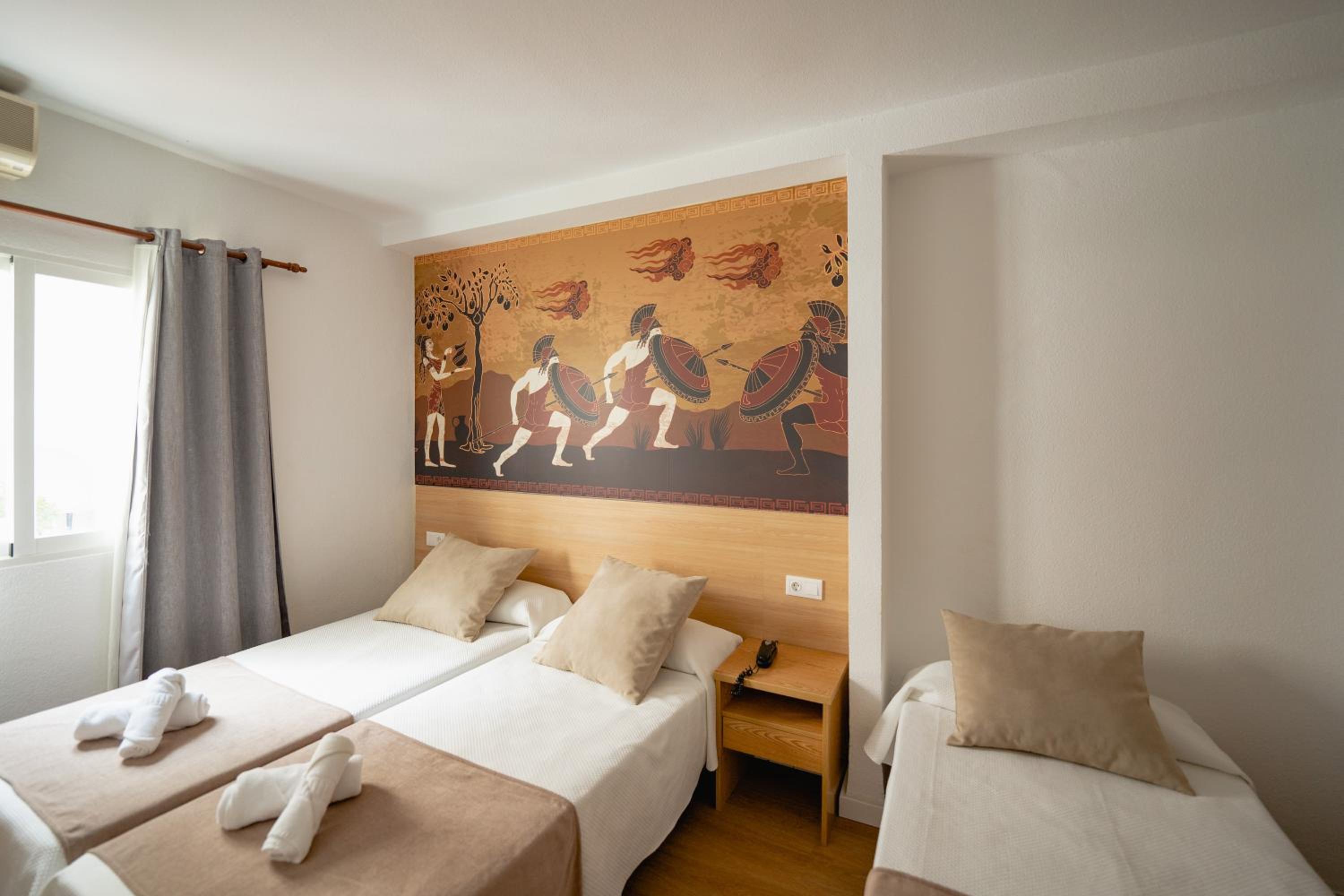Triple Room (3 Adults) - Photo 4