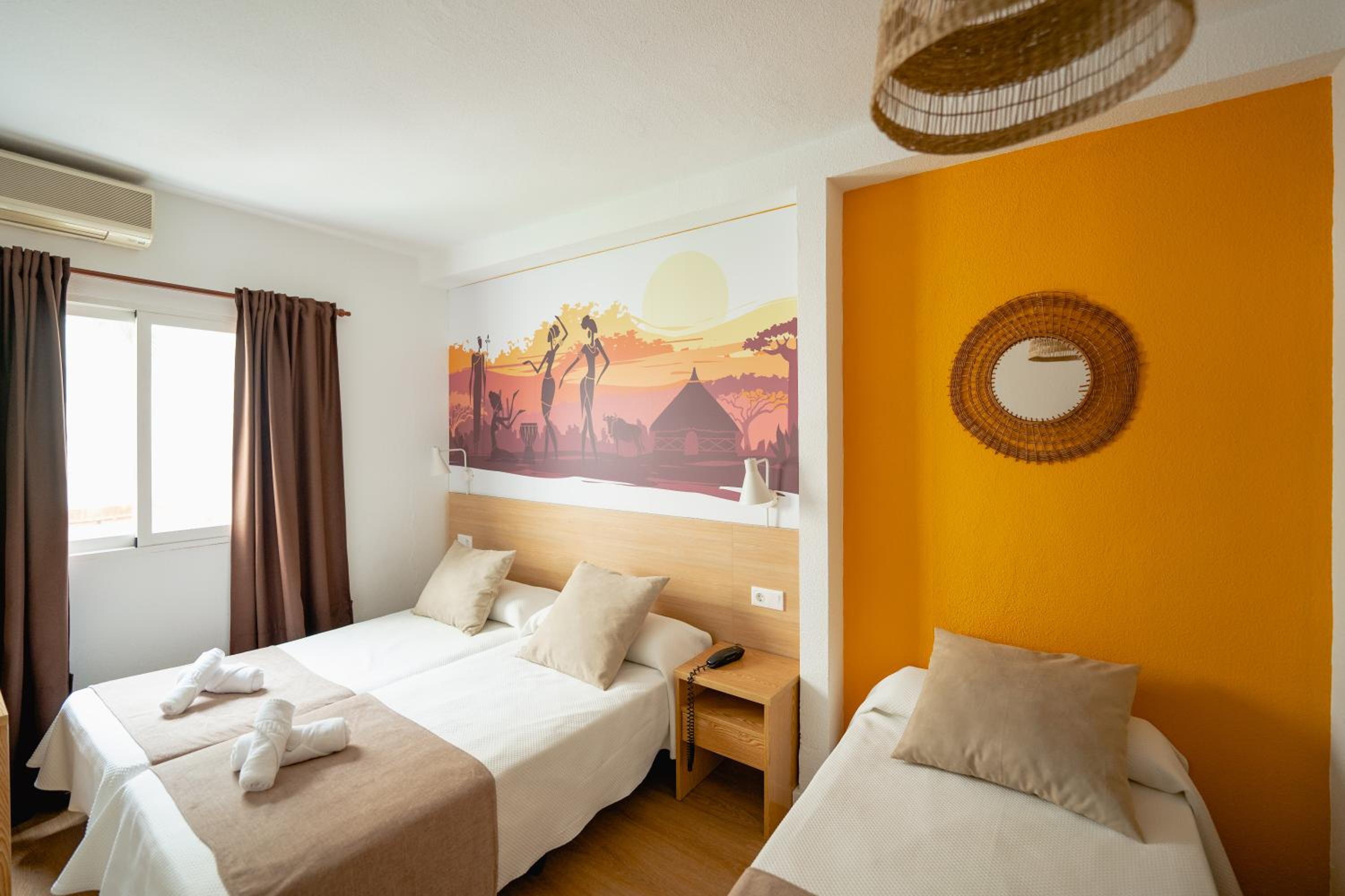 Triple Room (3 Adults) - Photo 1