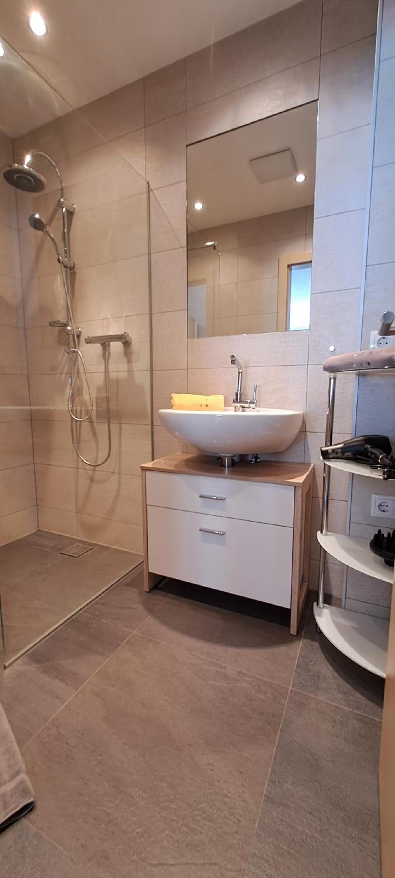 Apartment - Ground Floor photo 3