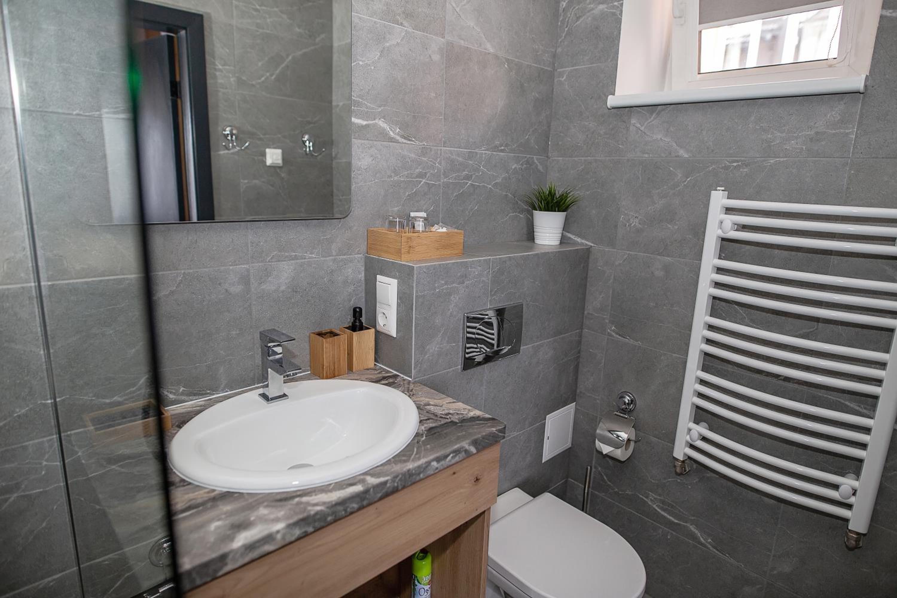 Suite - Photo 8