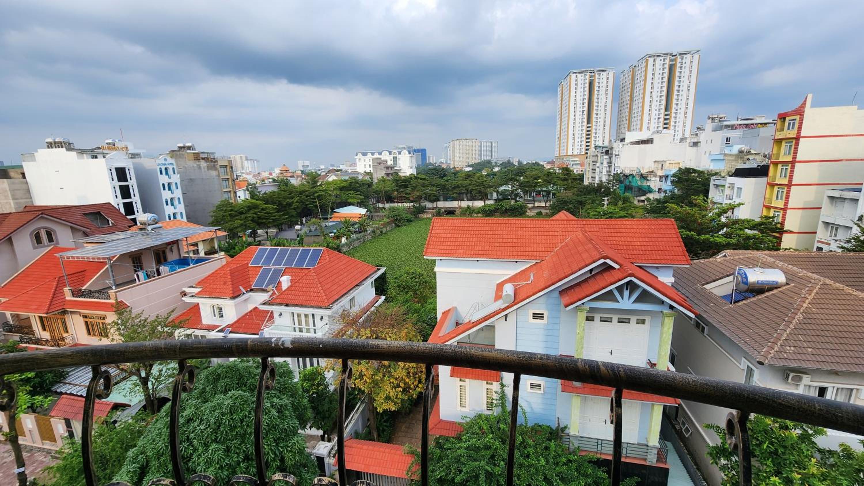 Deluxe Double Room with Balcony photo 2