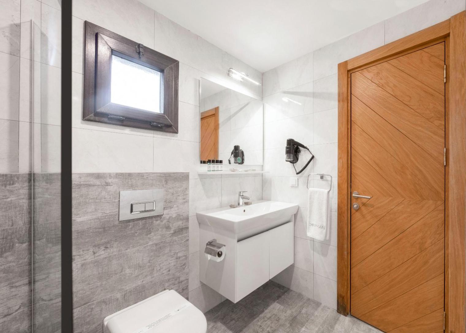 Two-Bedroom Suite photo 3