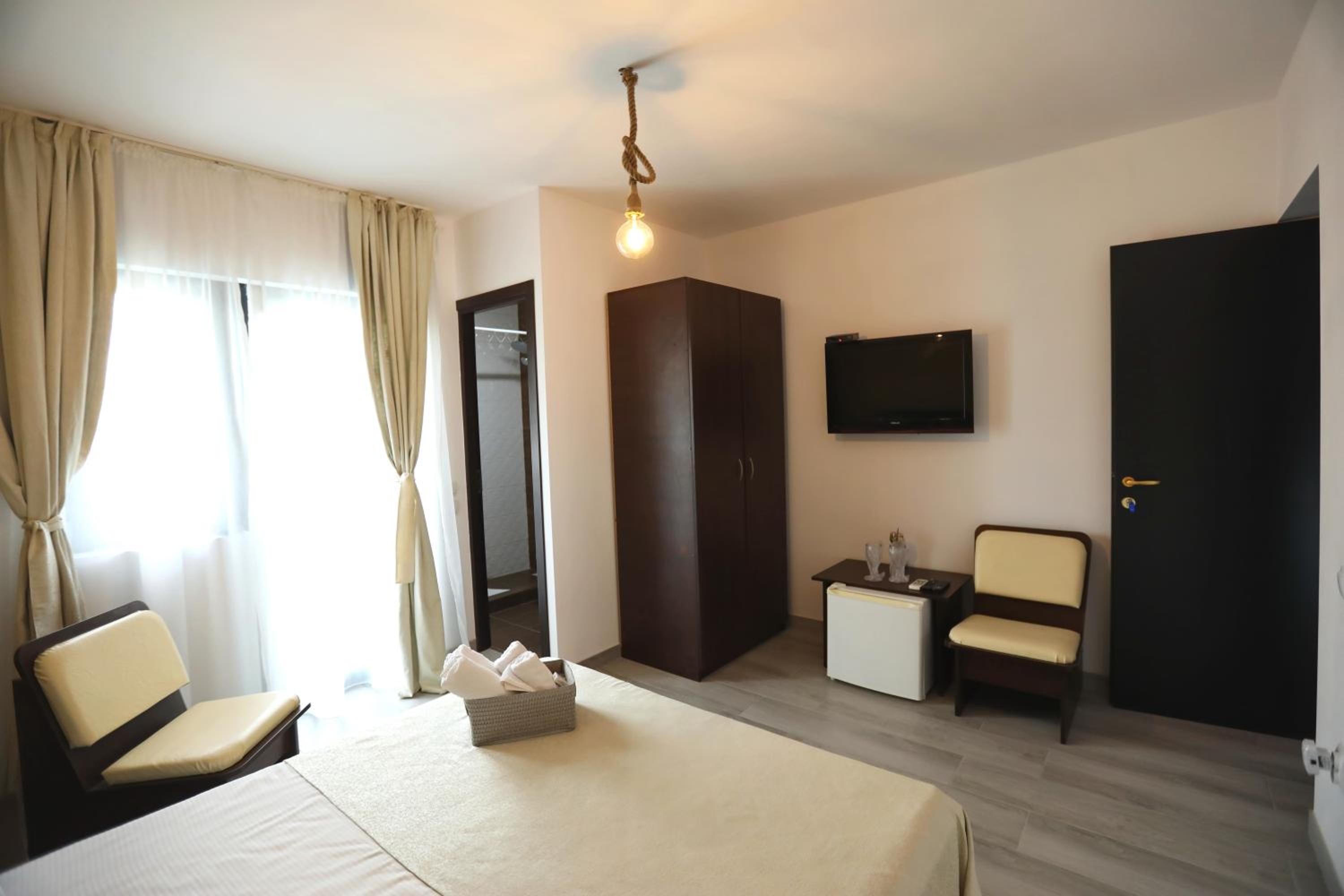 Double Room with Balcony photo 3