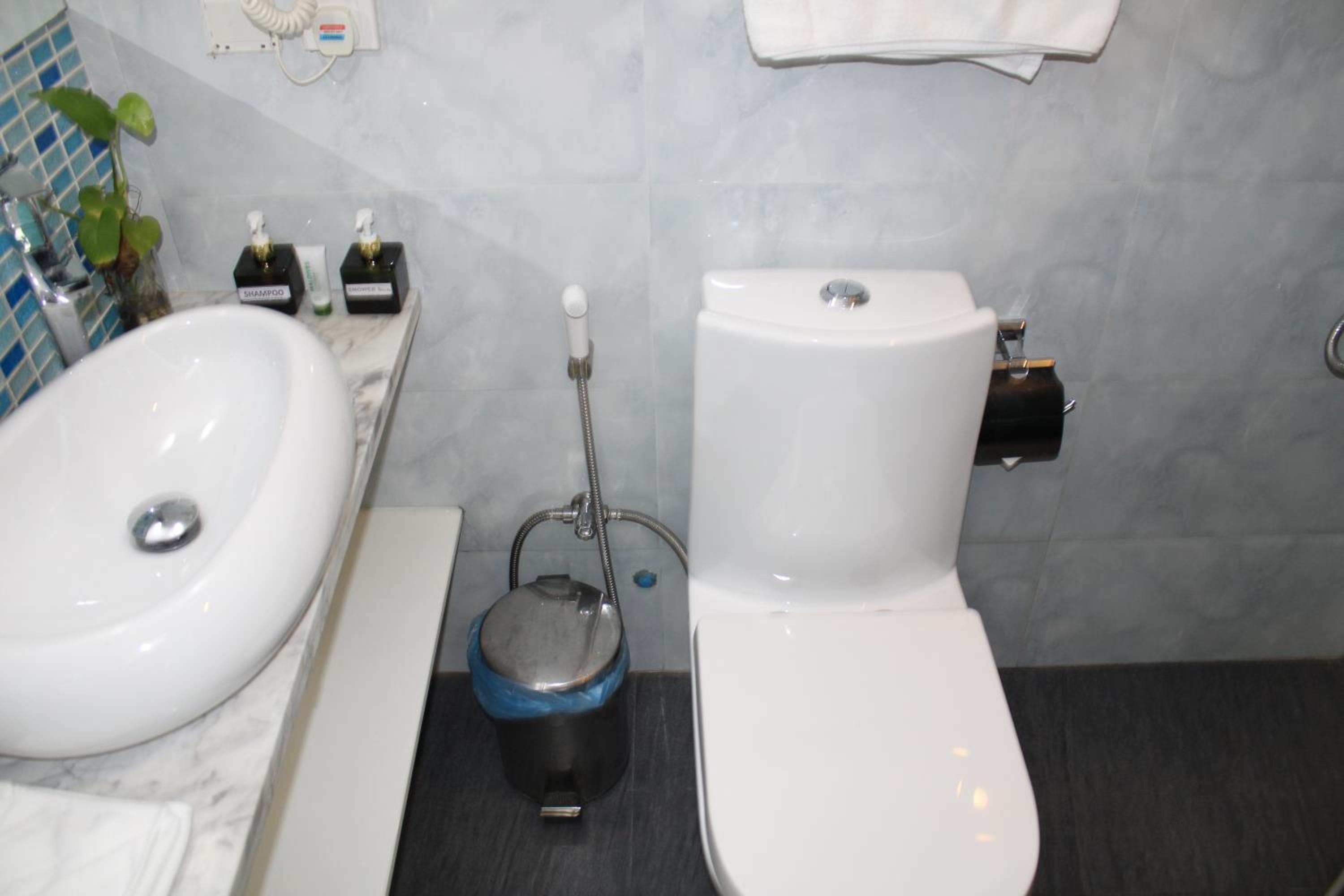 Standard Double or Twin Room - Photo 3