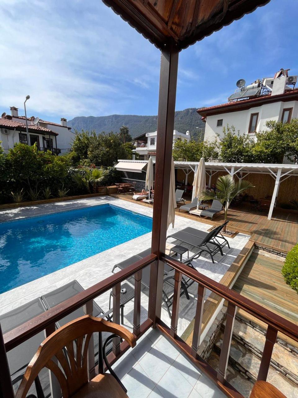 Double Room with Pool View - Photo 3
