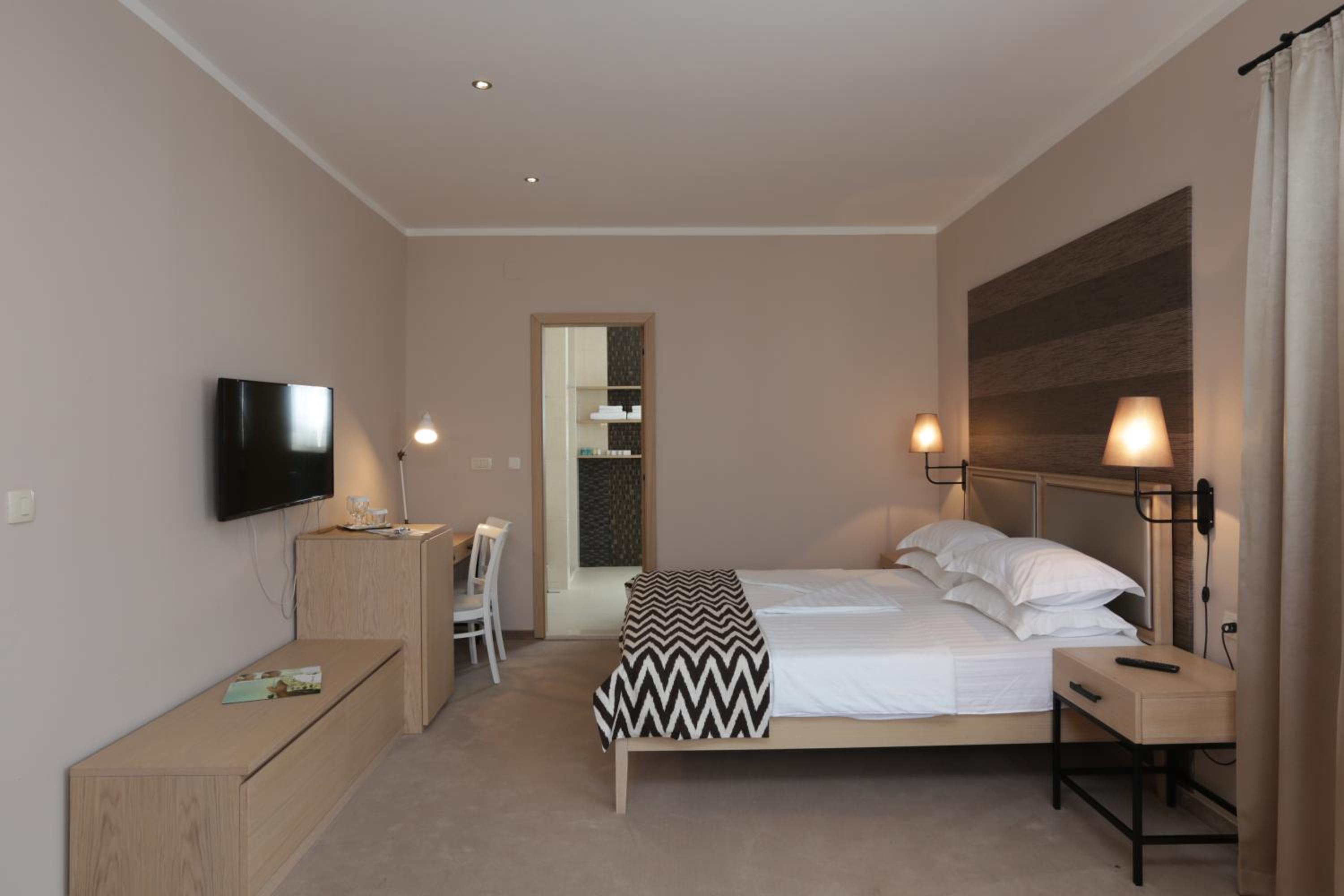 Junior Suite with Mountain View