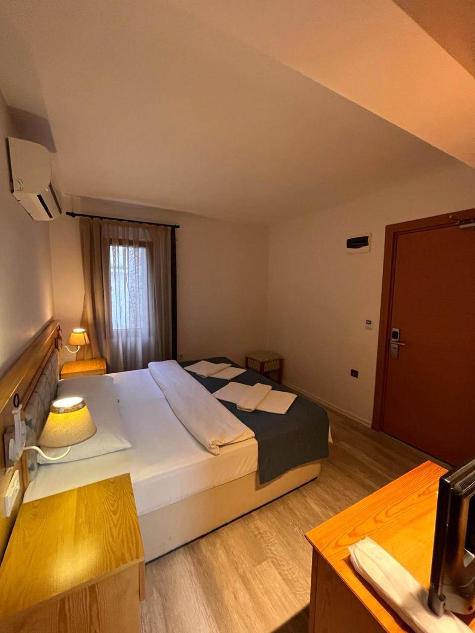 Small Double Room - Photo 3