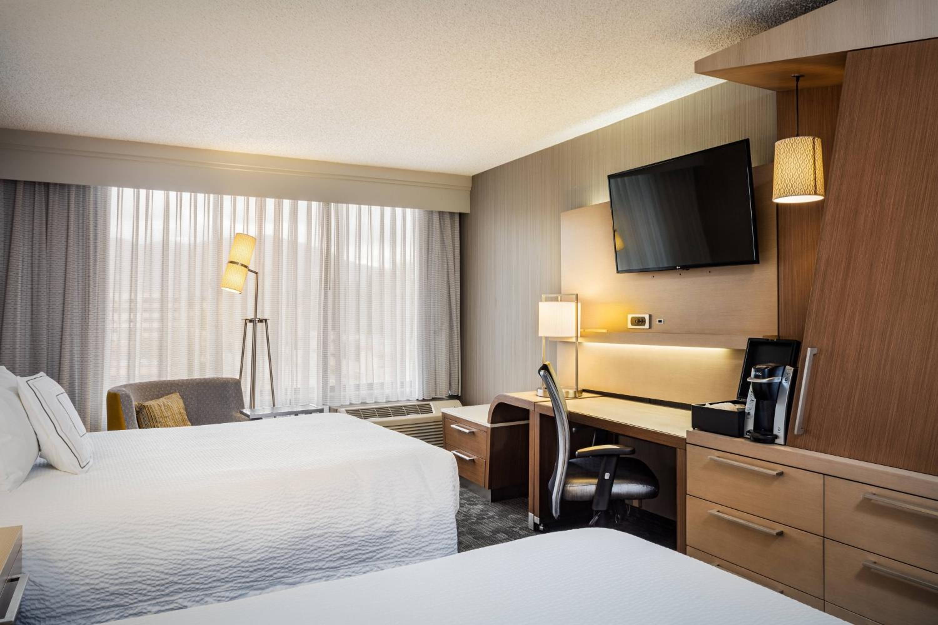 Double Room with Two Double Beds - Photo 1