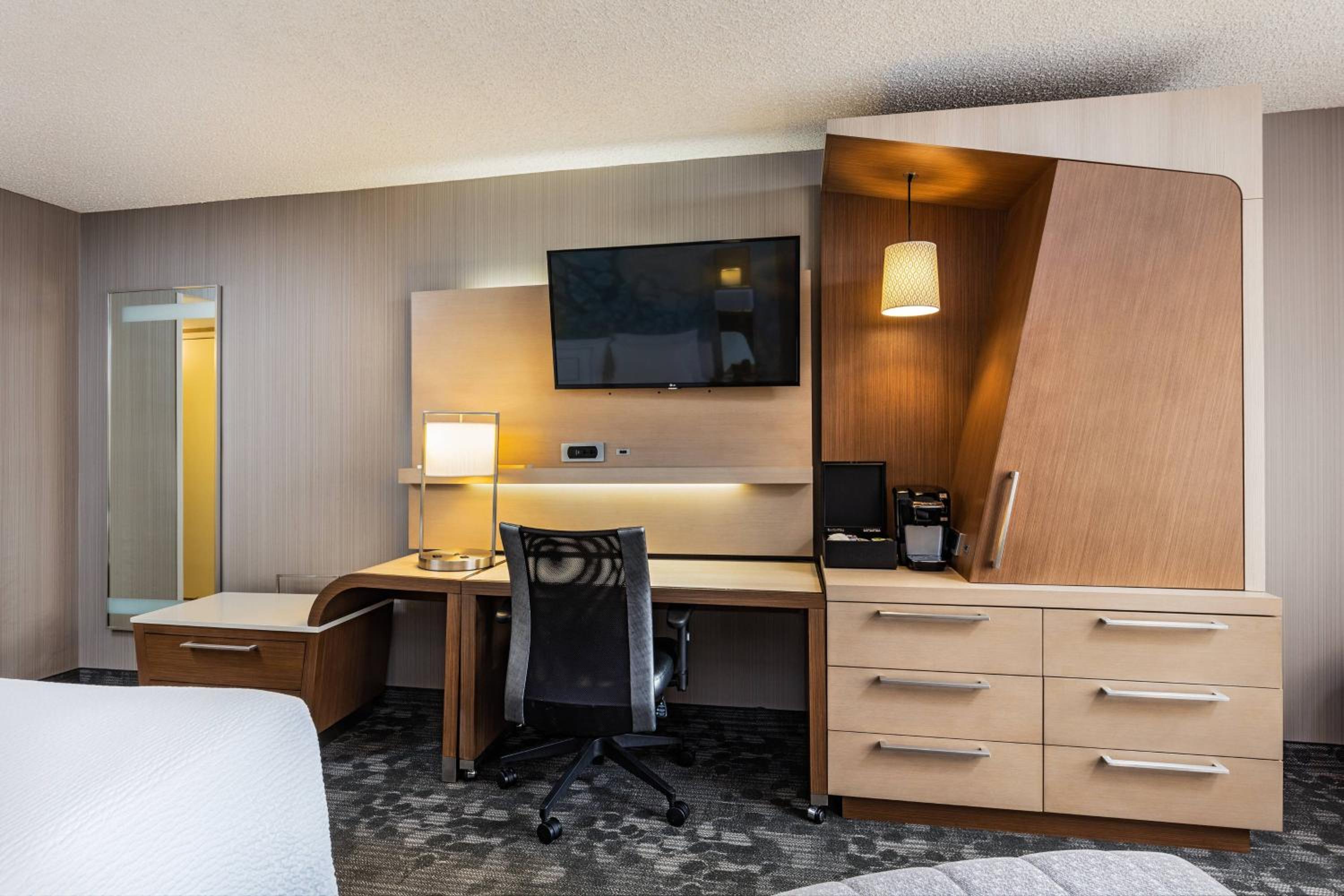 Double Room with Two Double Beds - Photo 3