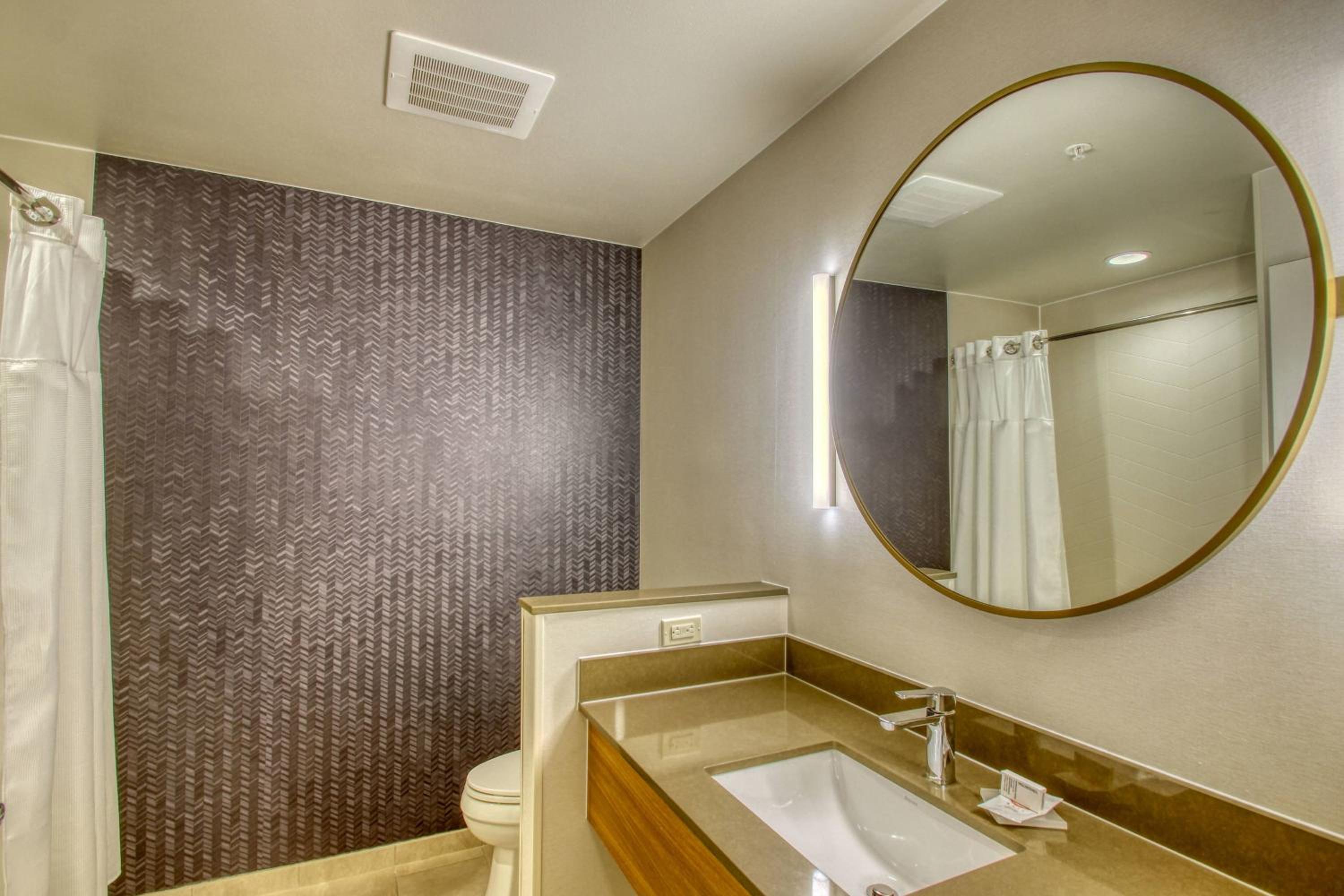Guest room, 2 Queen - Photo 2