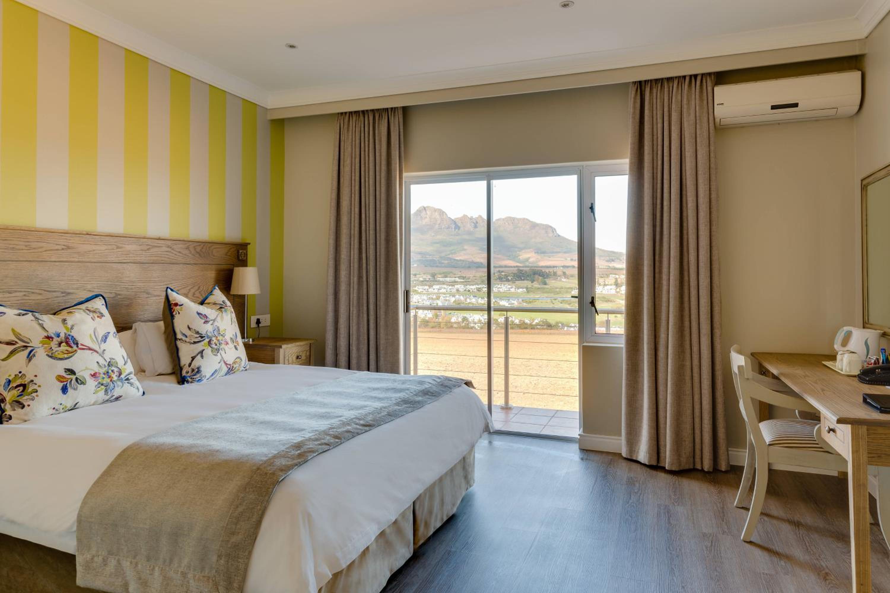 Guest room, 2 Twin - Photo 9