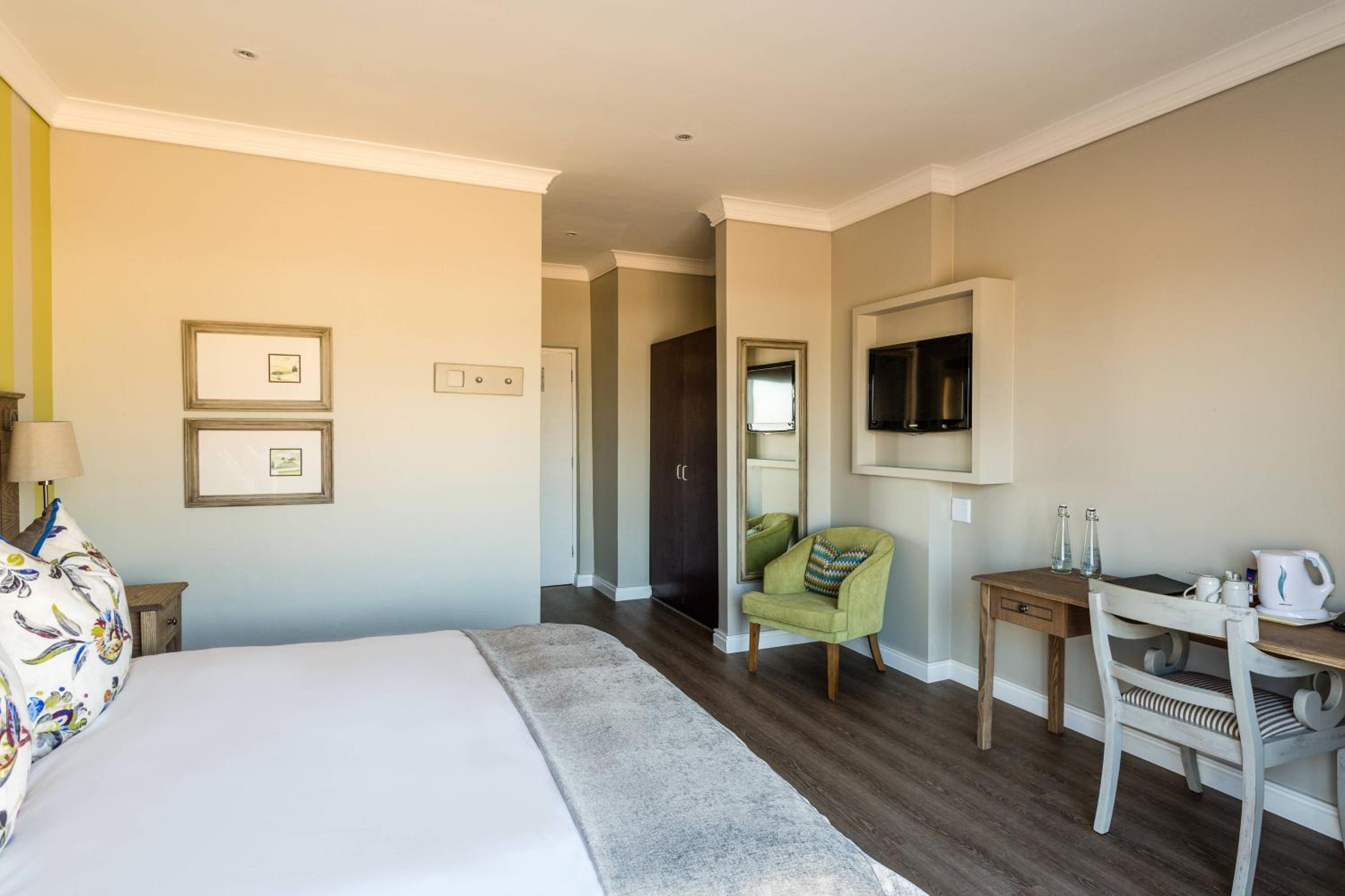 Guest room, 2 Twin - Photo 8