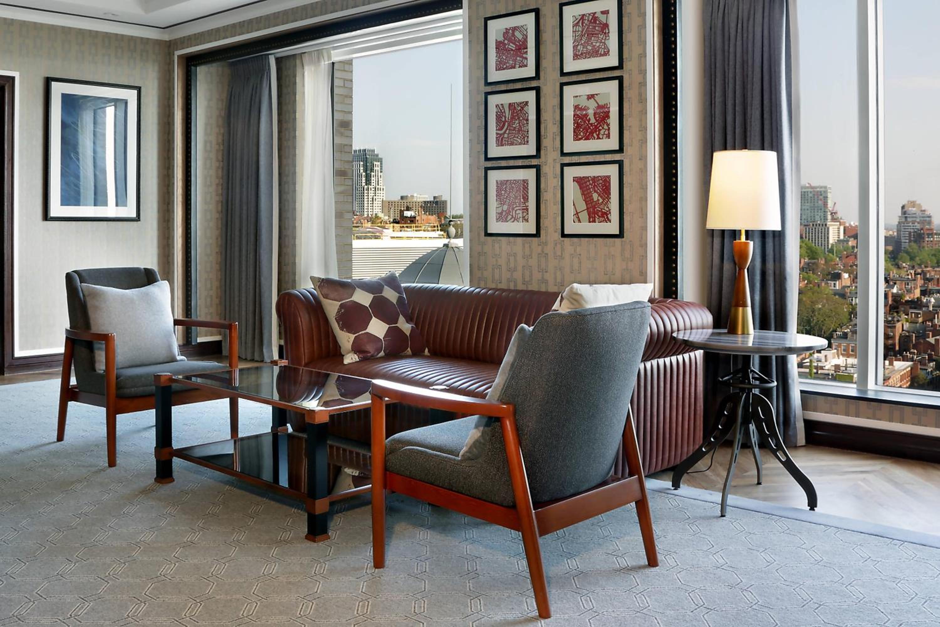 Ebersol, 1 Bedroom Presidential Suite, 1 King, City view thumbnail 6