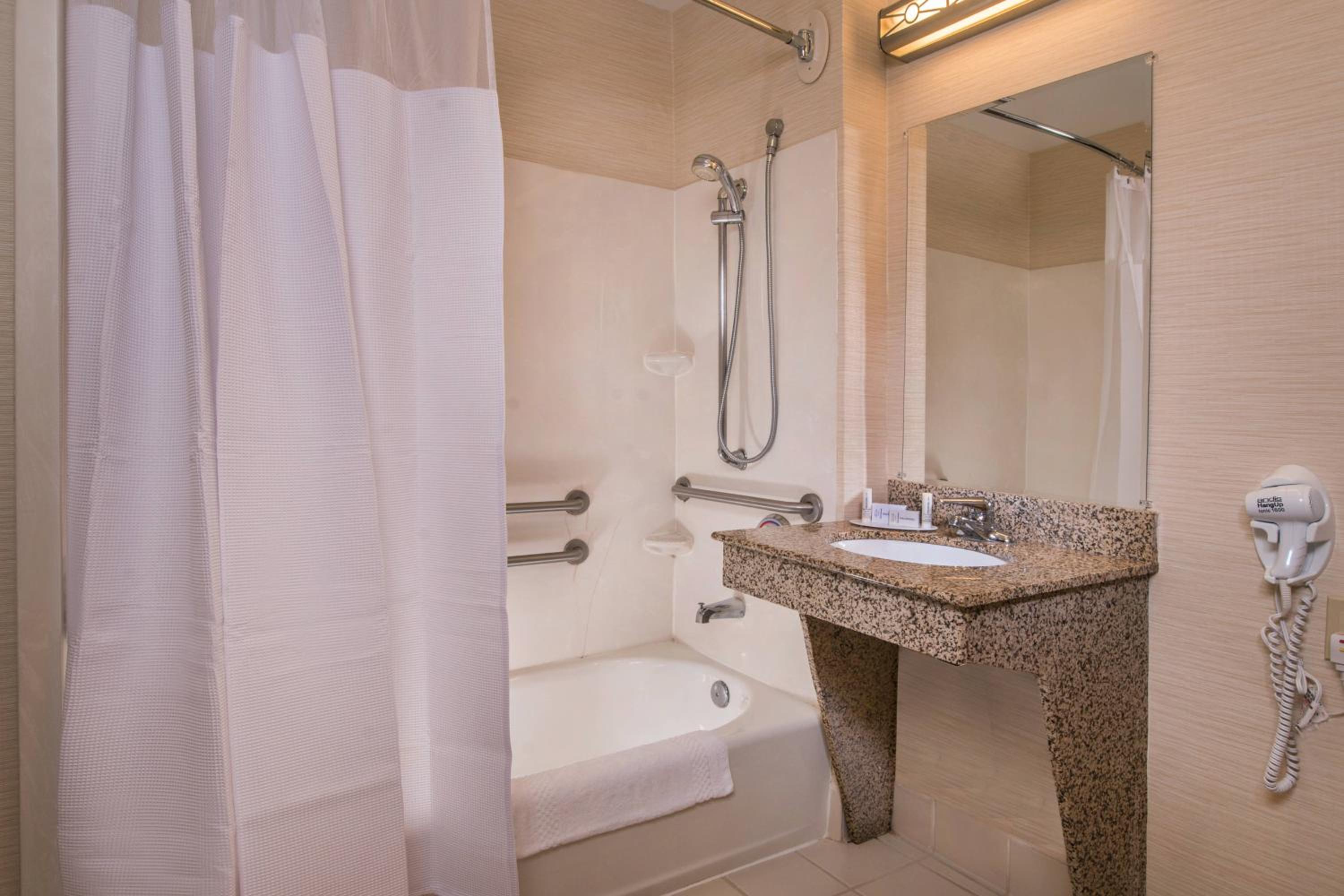 King Room with Roll-In Shower - Mobility and Hearing Accessible - Photo 3