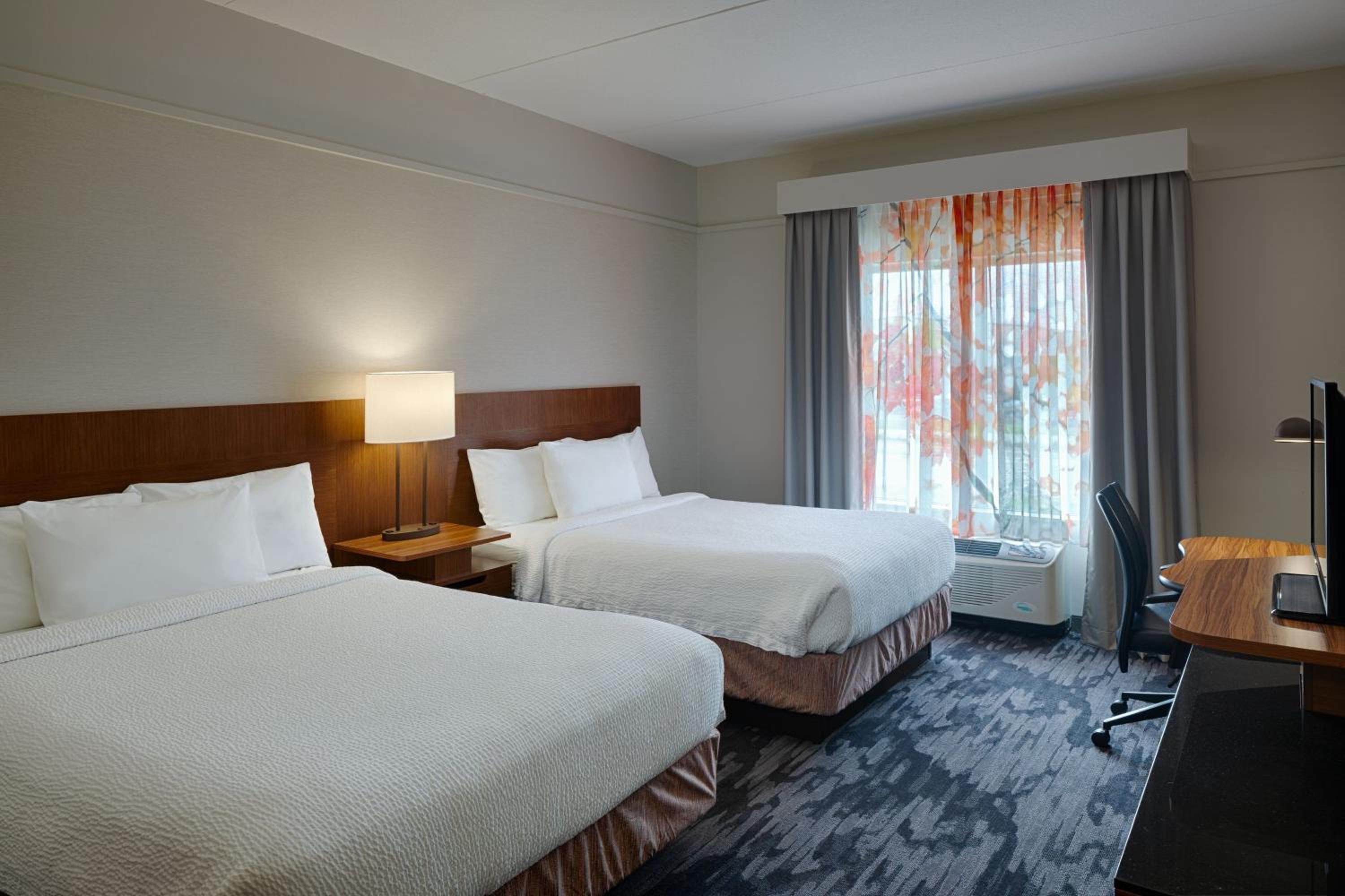 Queen Room with Two Queen Beds - Non-Smoking - Photo 1