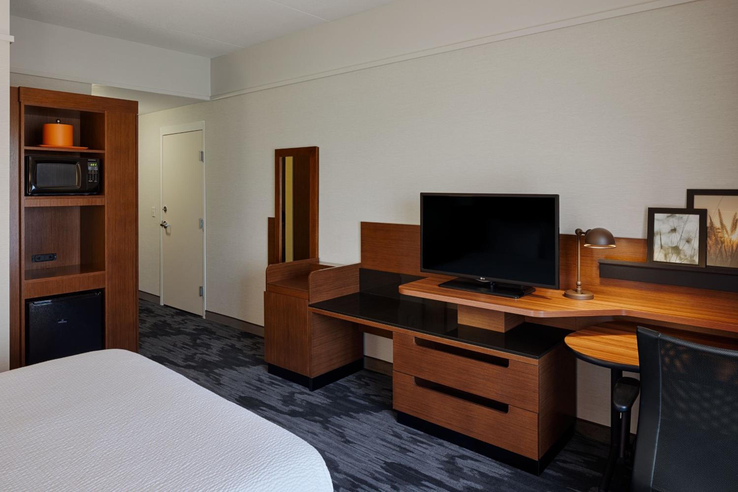 King Room - Non-Smoking - Photo 1