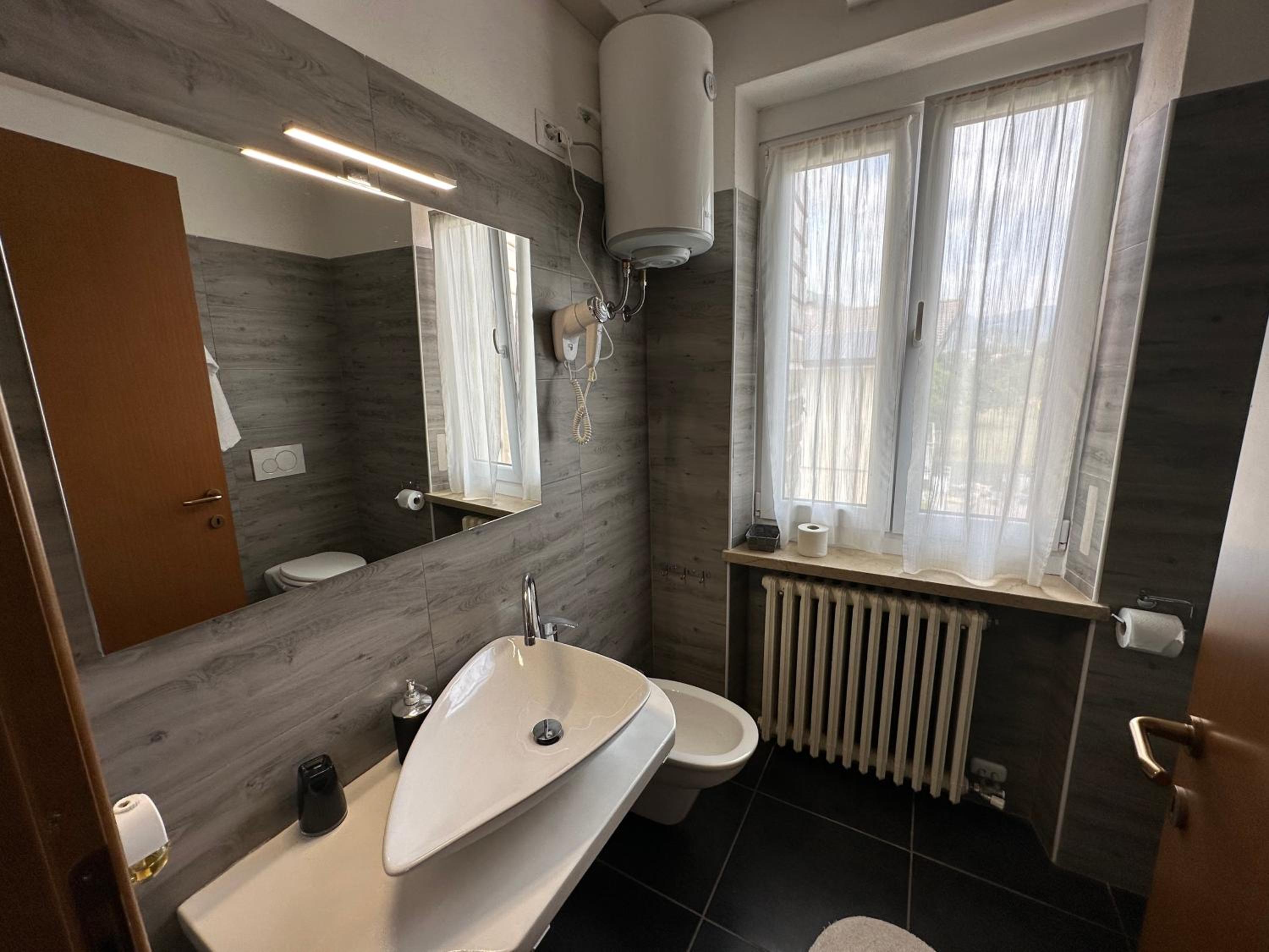 Large Double Room photo 3