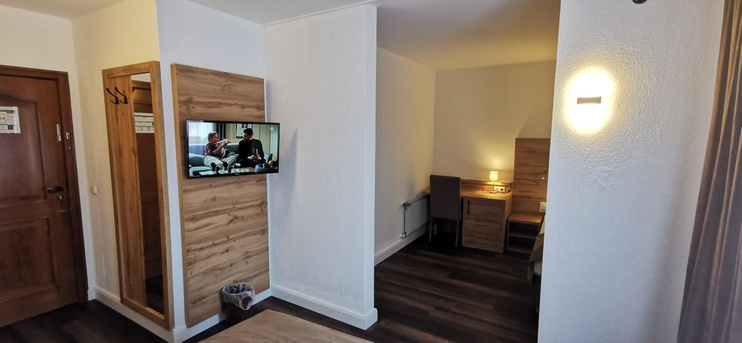 Standard Family Room - Photo 5
